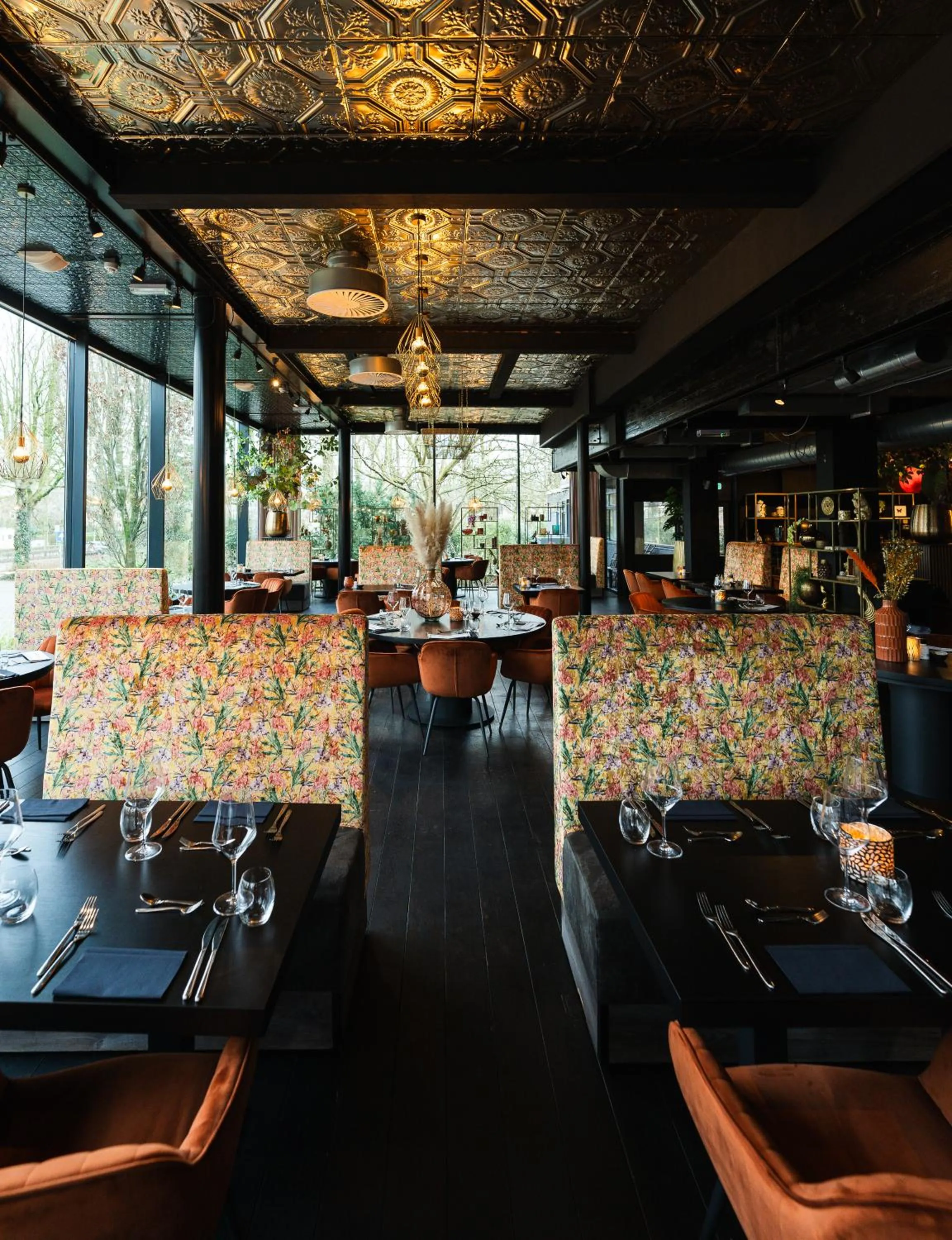 Restaurant/places to eat in Hotel WICC