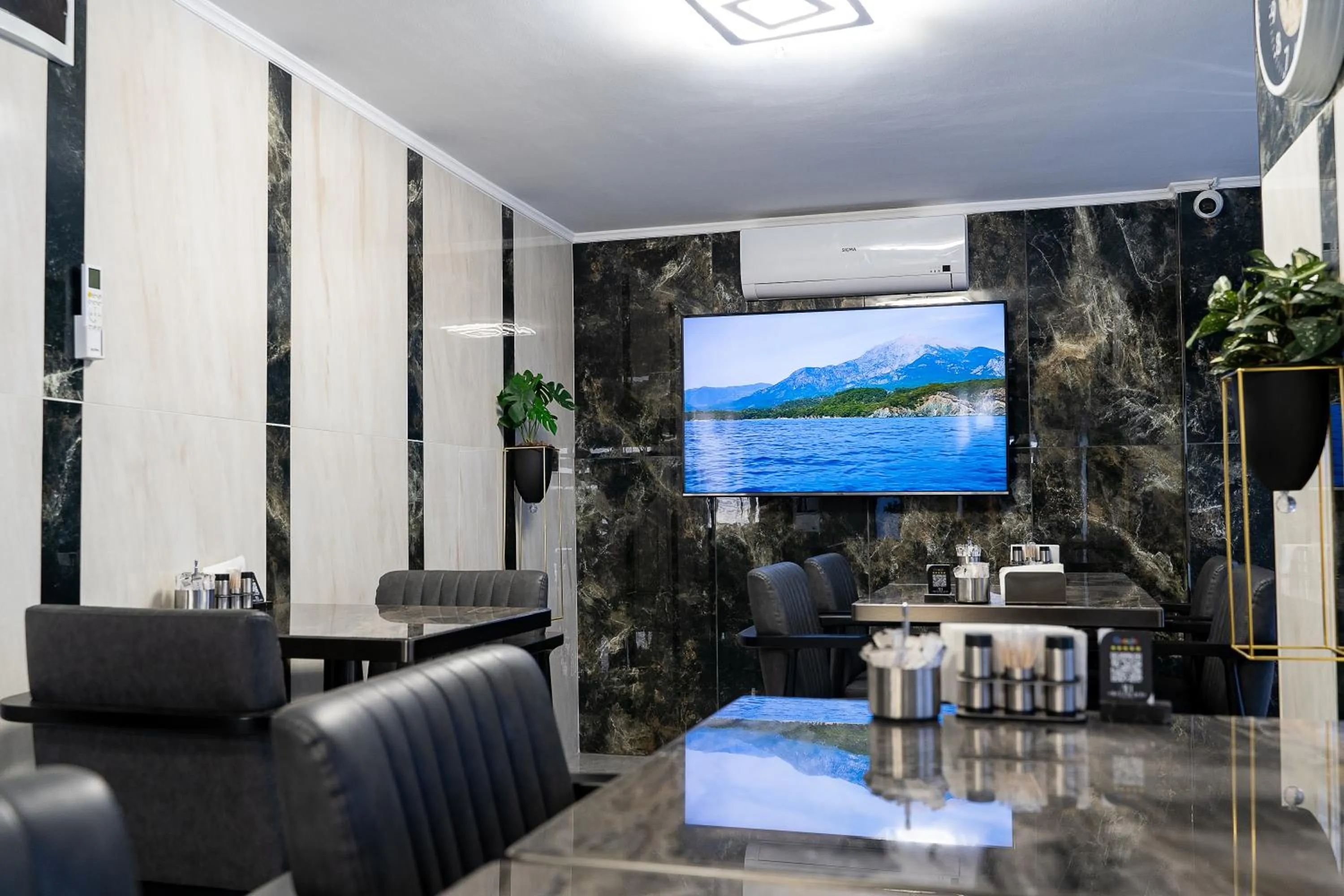 Restaurant/places to eat in Avcı Palace Hotel