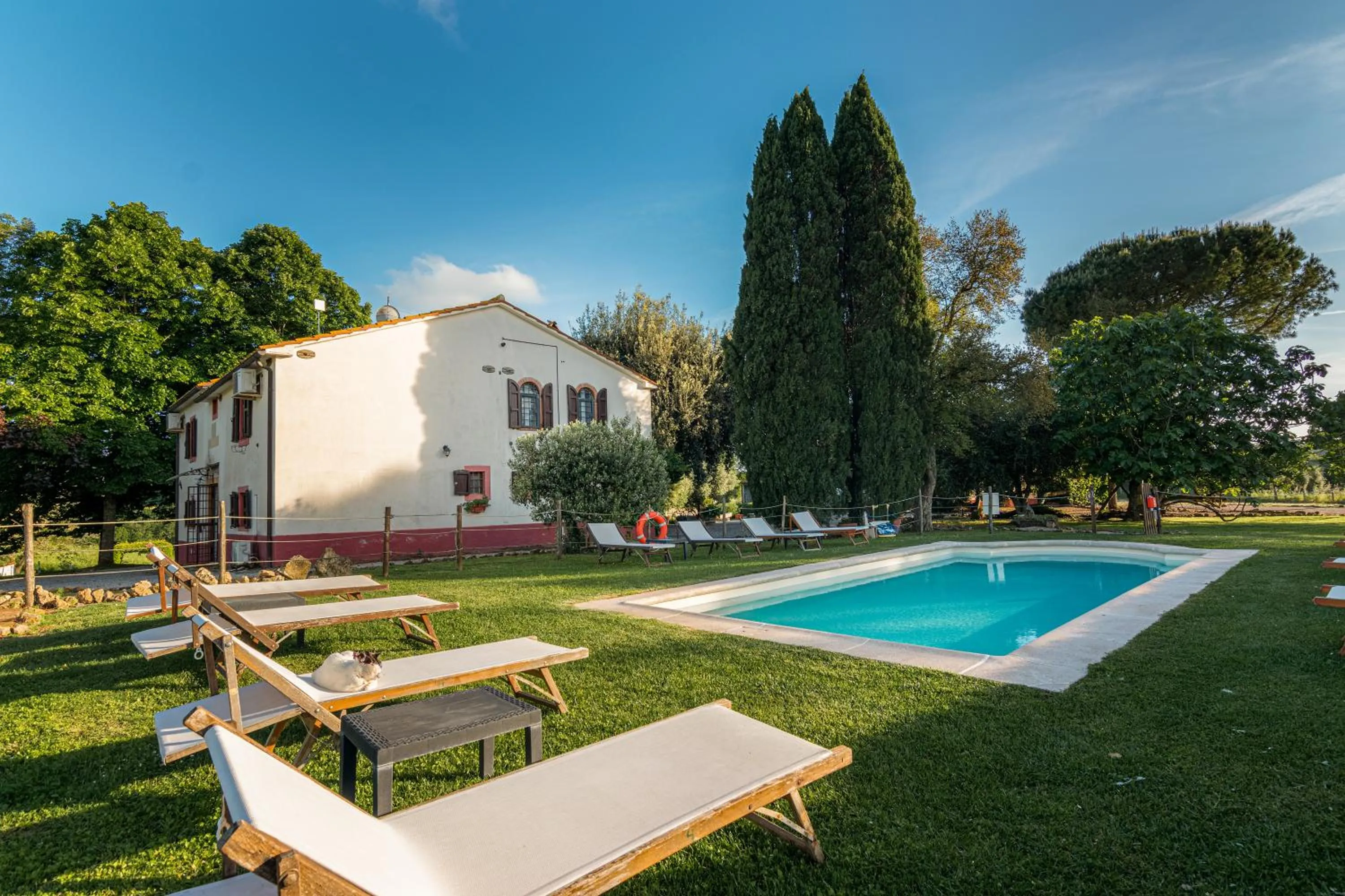 Swimming pool in B&B Borgo Vera