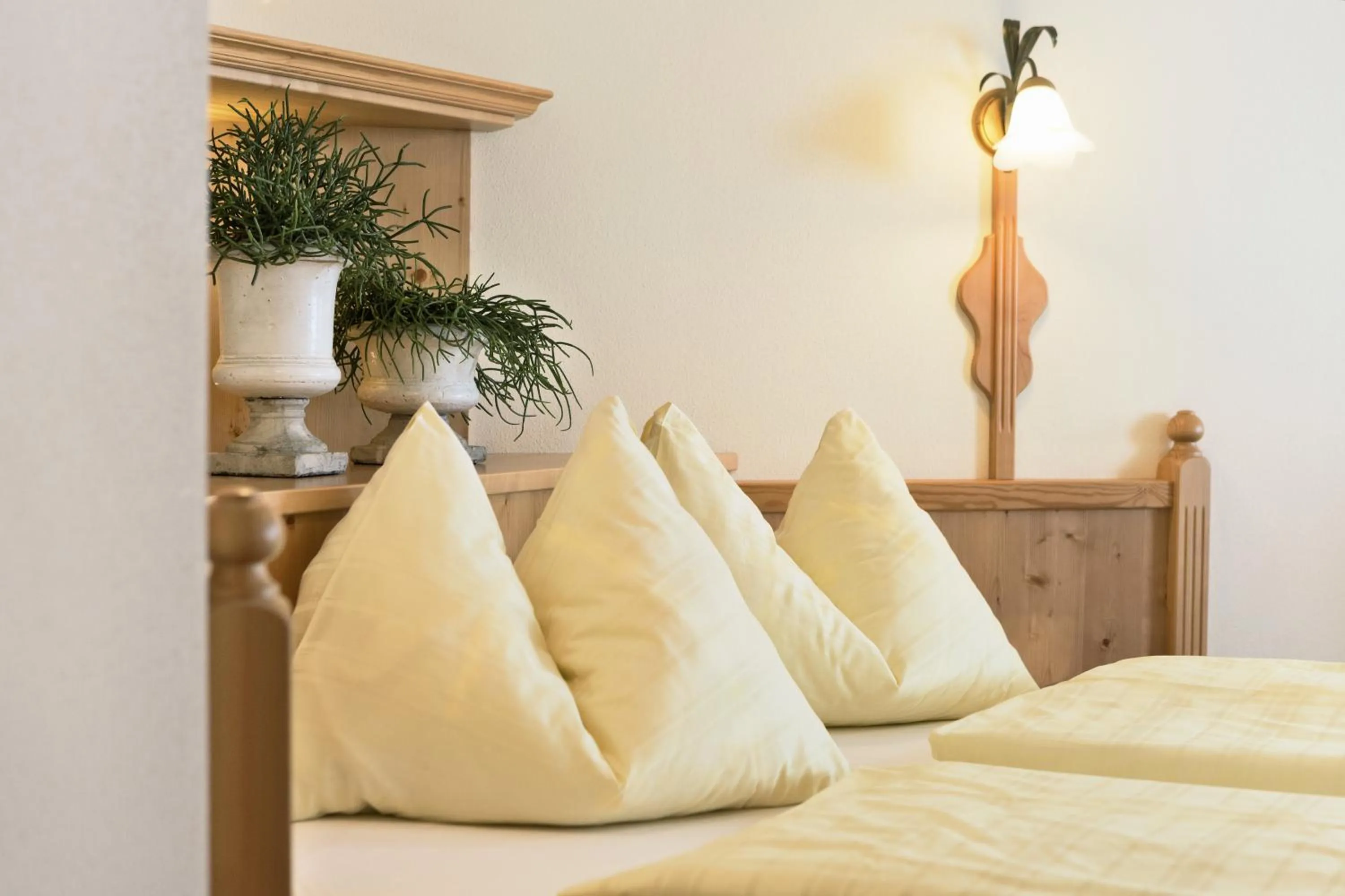 Photo of the whole room, Bed in Landhotel Untermüllnergut