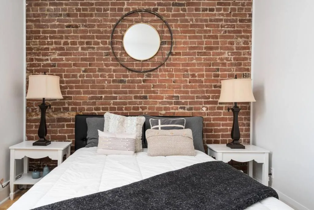 Bed in Downtown Luxe: Metro, King Bed, Parking, Sleeps 6