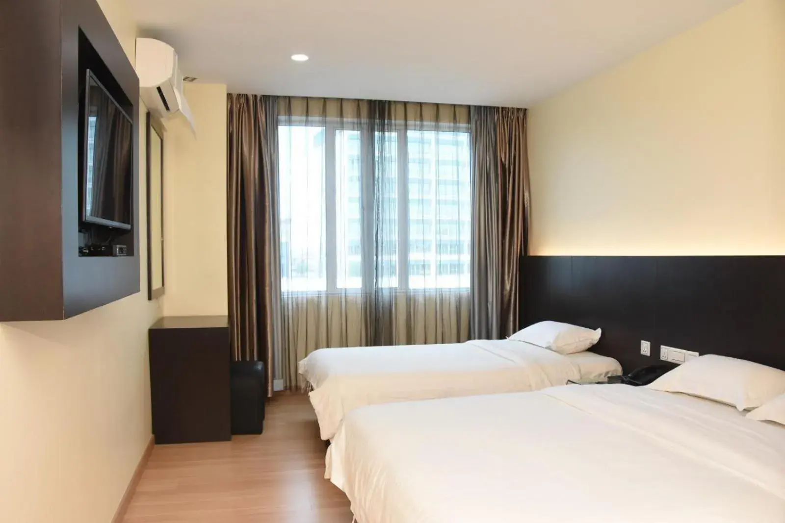 Bed in H-5 INN Bed in H-5 INN