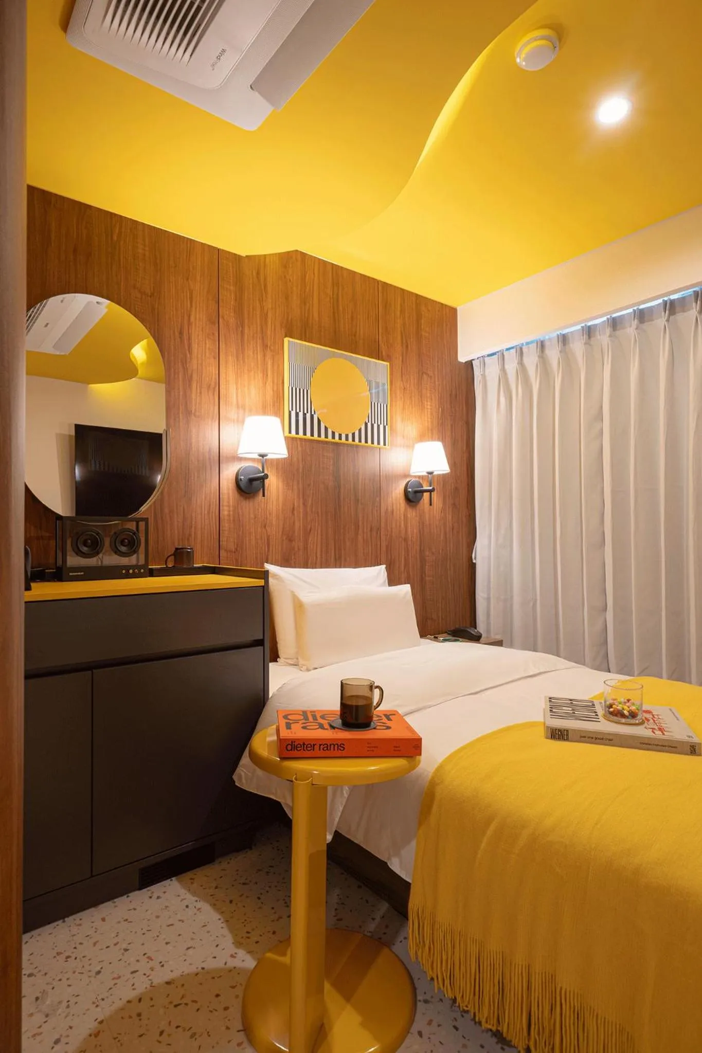 Bed in Nouvelle Hotel Seoul Itaewon by Aank