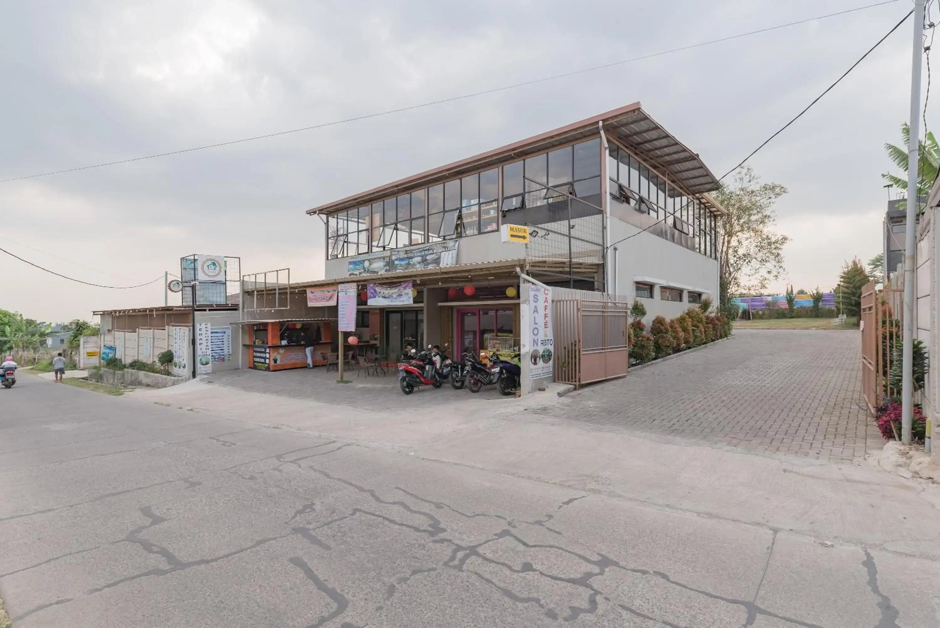 RedDoorz near Universitas Advent Indonesia RedDoorz near Universitas Advent Indonesia