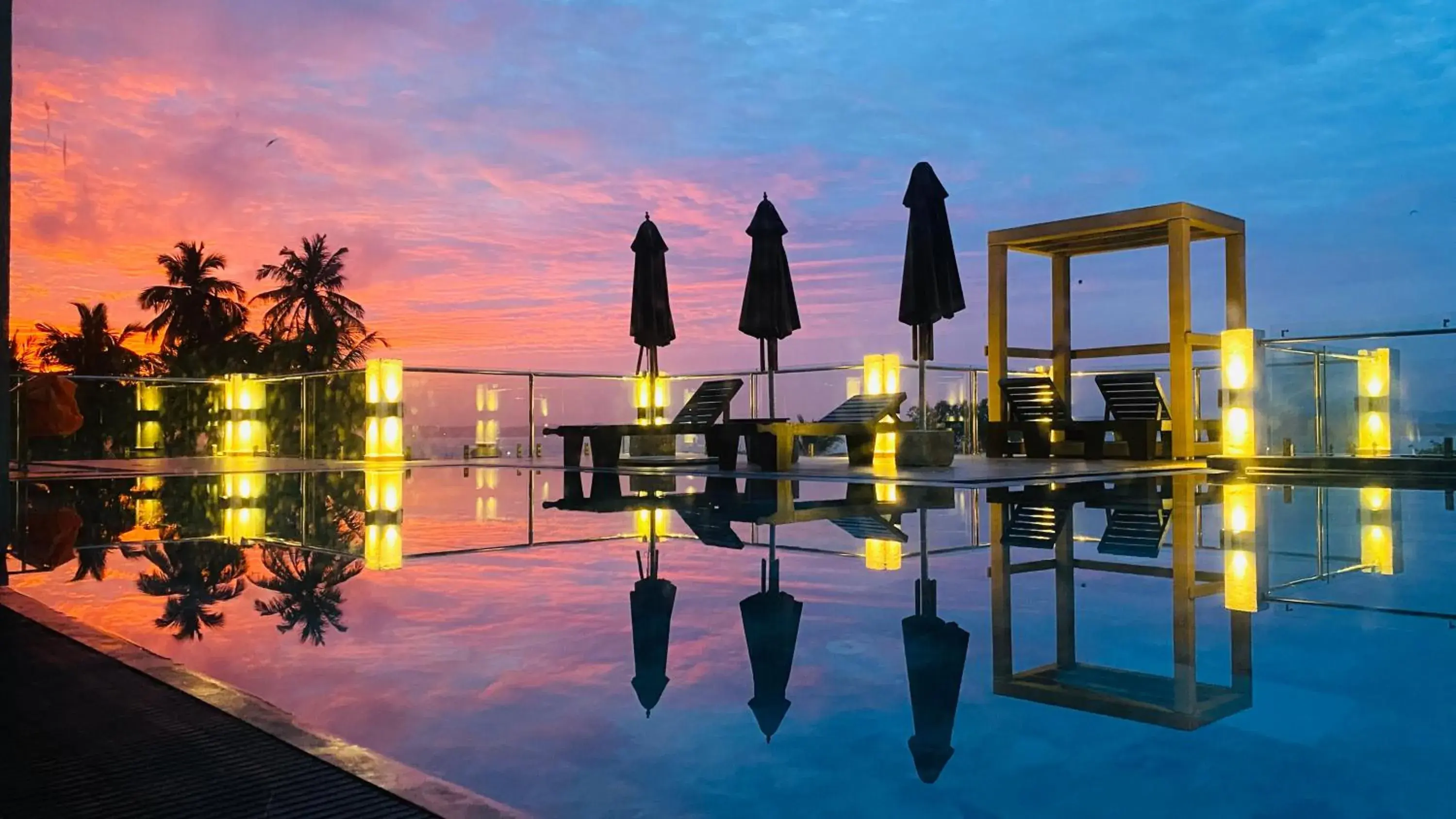 Swimming pool in Emerald Bay Resort Mirissa Swimming pool in Emerald Bay Resort Mirissa