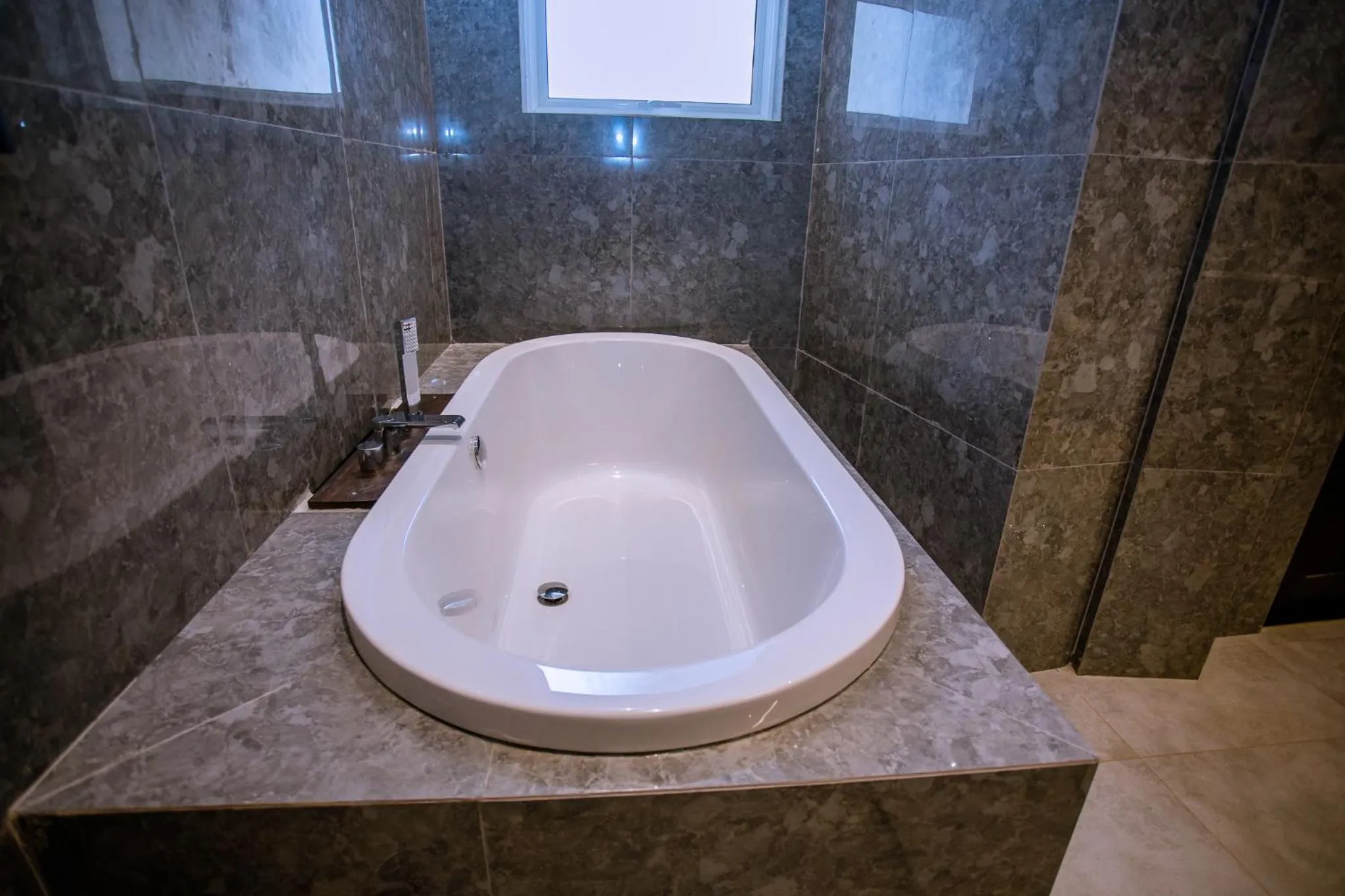 Bath in Emerald Bay Resort Mirissa