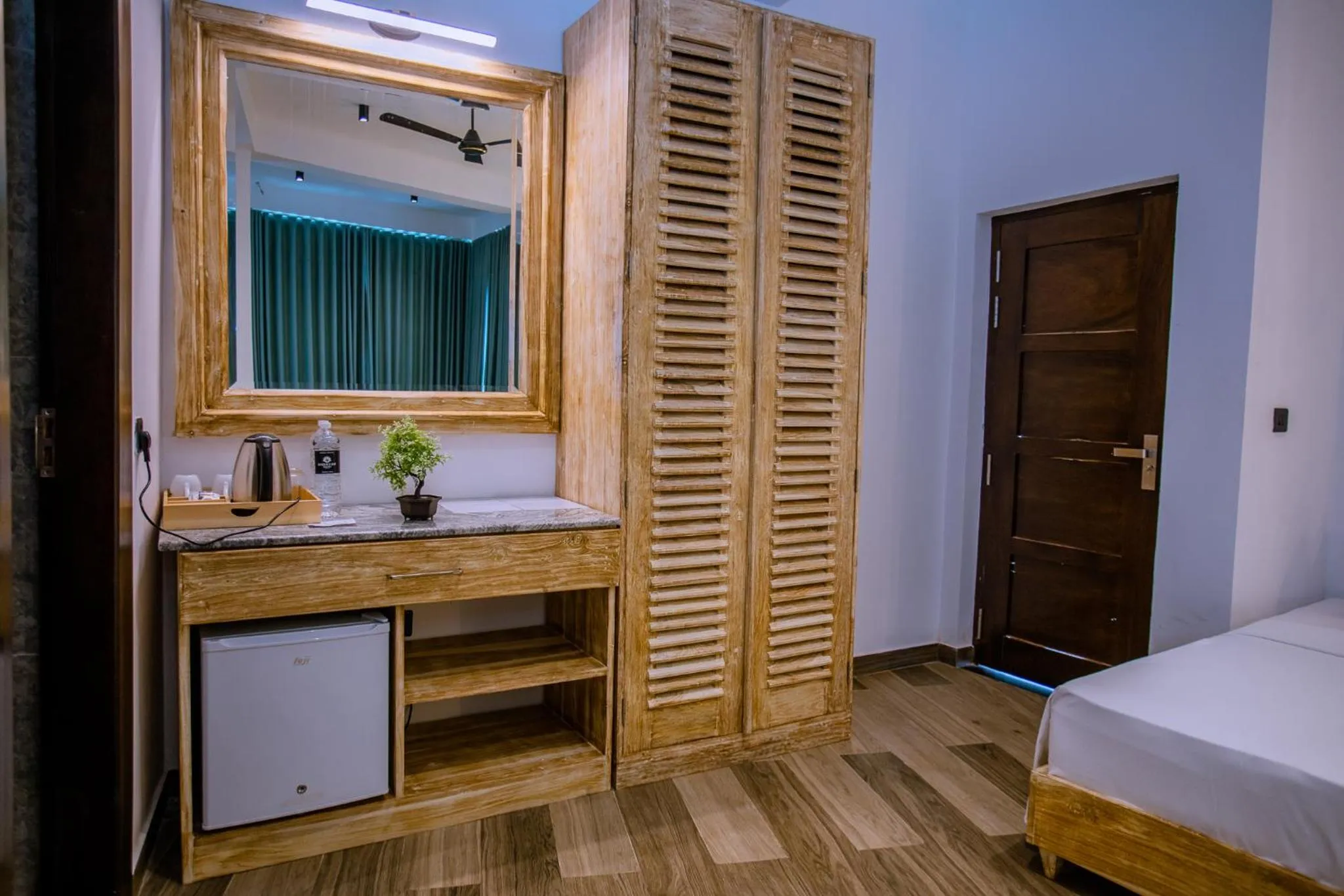 Bed in Emerald Bay Resort Mirissa