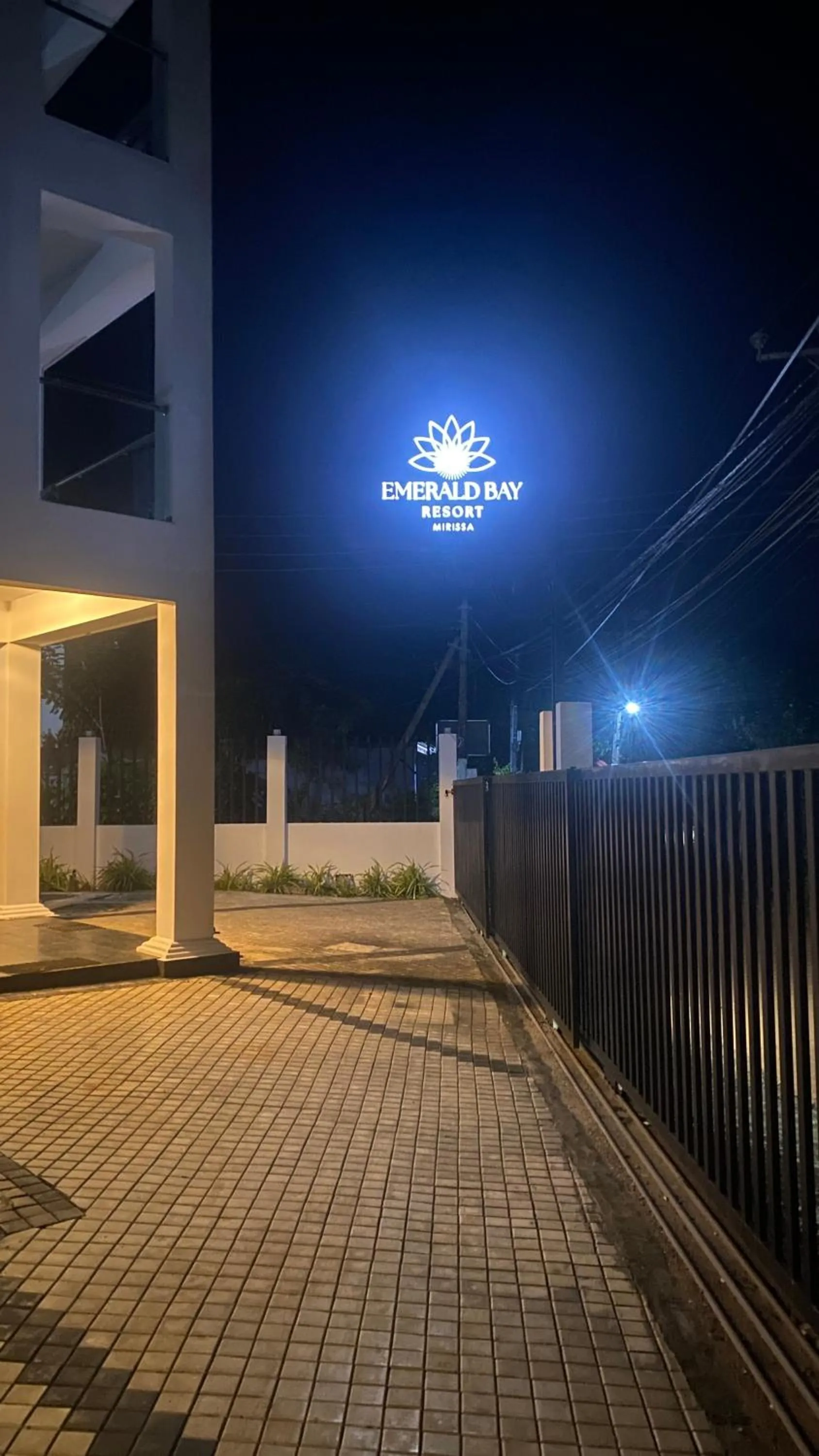 Night in Emerald Bay Resort Mirissa