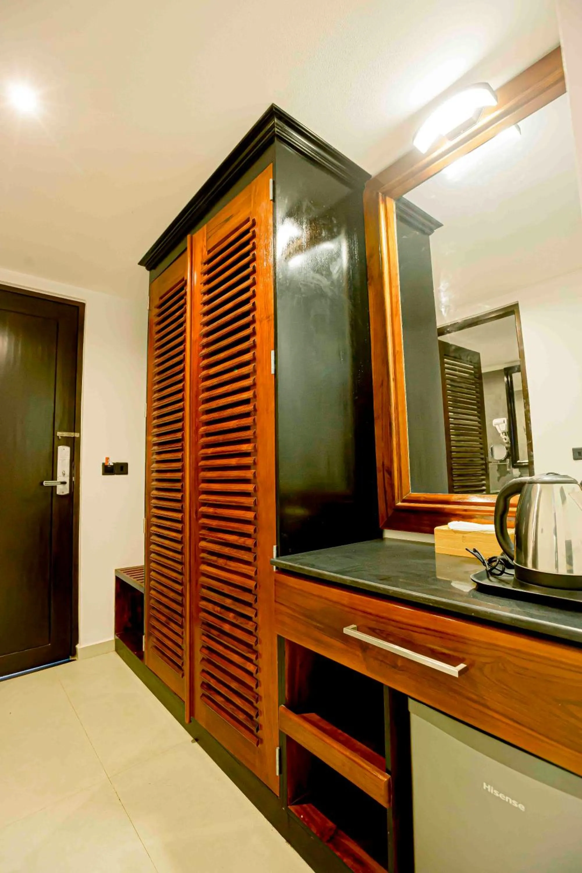 Kitchen or kitchenette in Emerald Bay Resort Mirissa