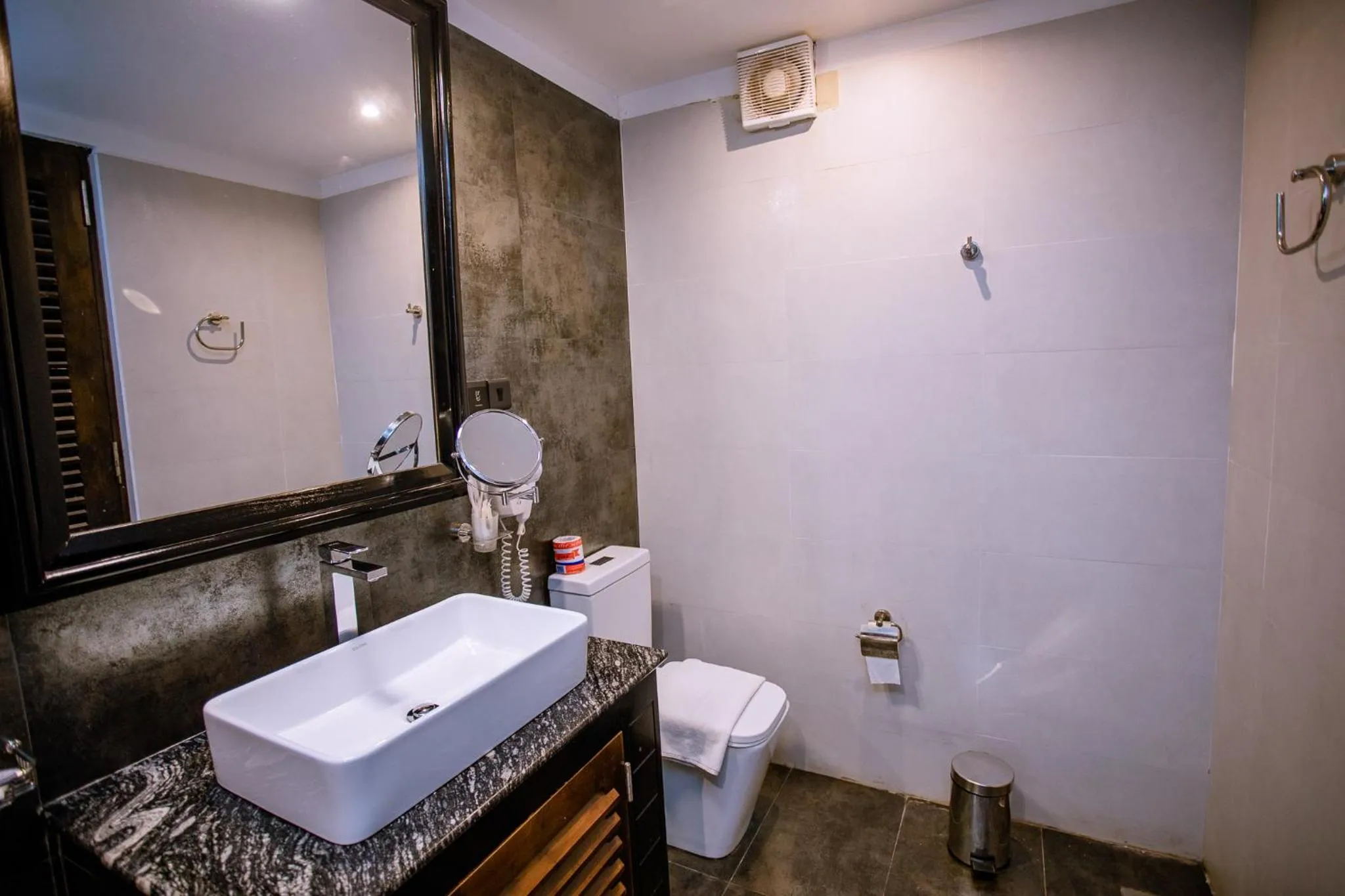 Emerald Bay Resort Mirissa