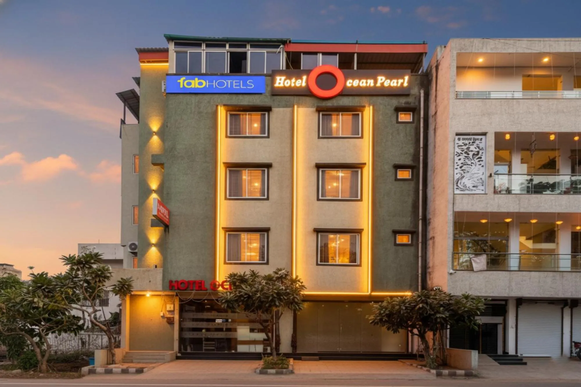 Facade/entrance in FabHotel Ocean Pearl