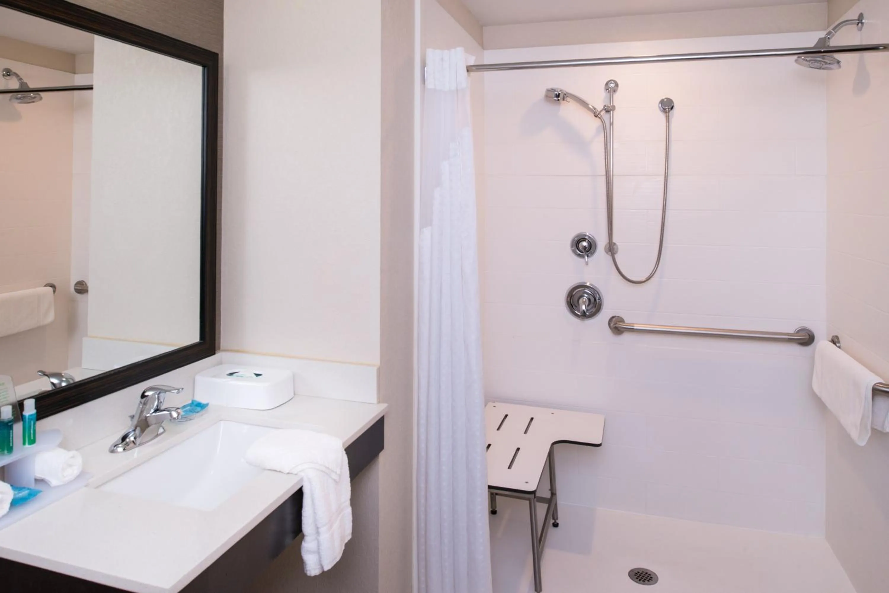 Photo of the whole room in Holiday Inn Express & Suites Monroe by IHG