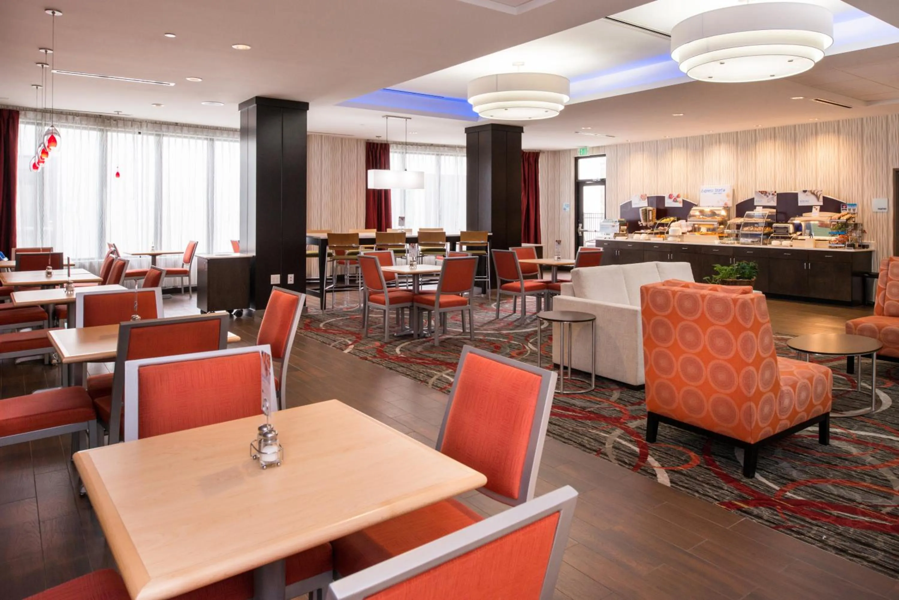Breakfast in Holiday Inn Express & Suites Monroe by IHG