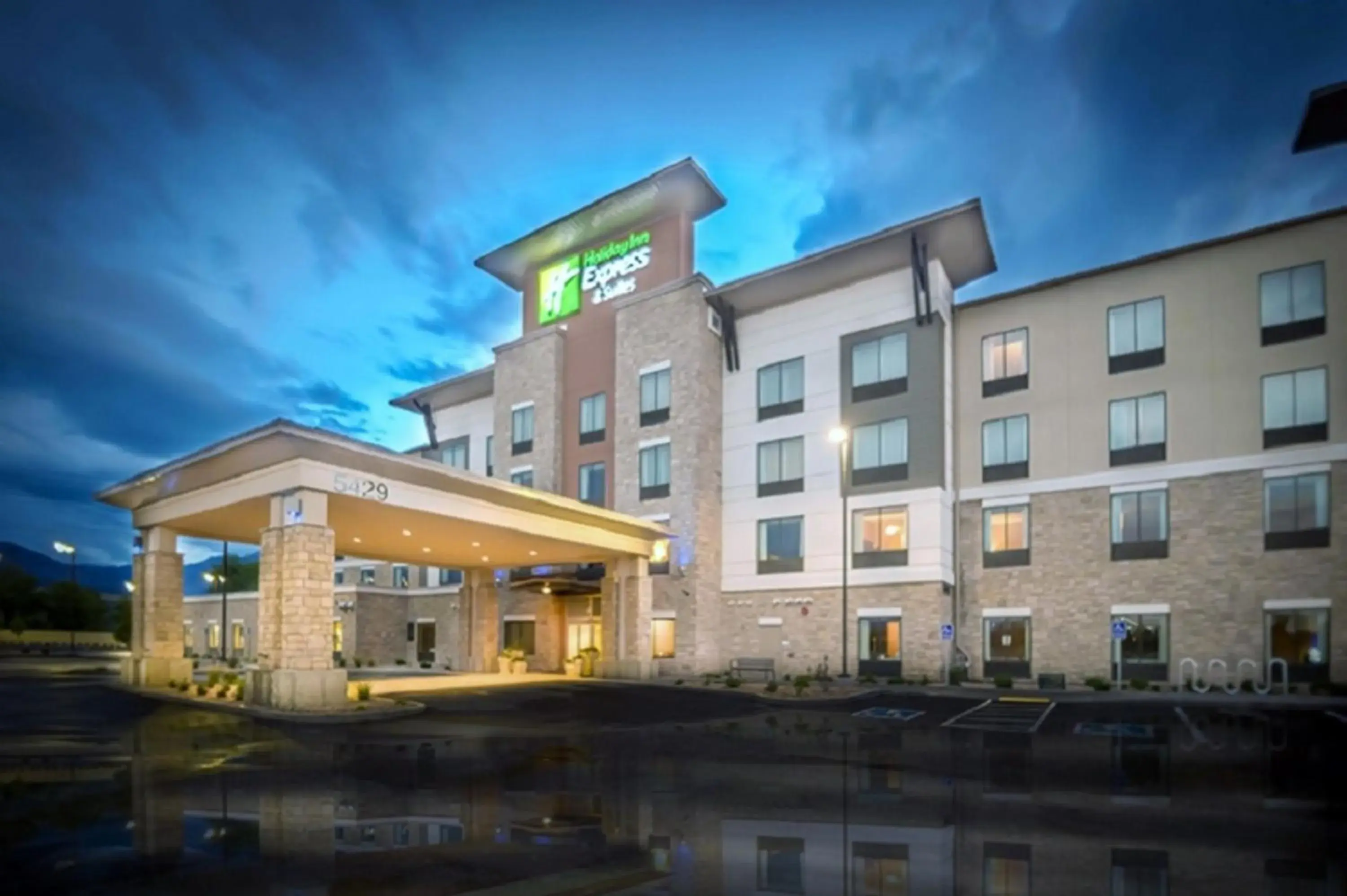 Property Building in Holiday Inn Express & Suites Salt Lake City South-Murray