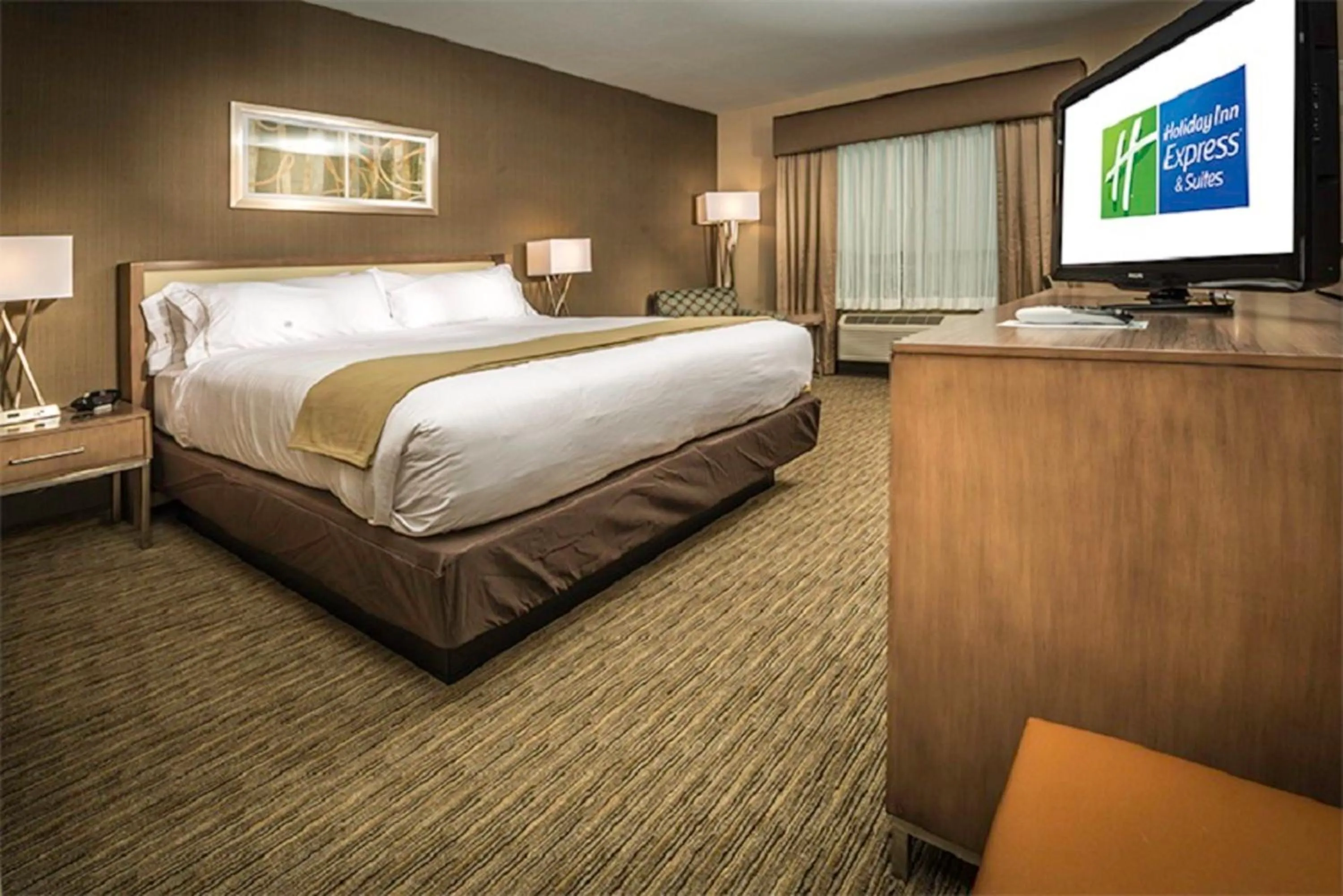 Photo of the whole room, Bed in Holiday Inn Express & Suites Salt Lake City South-Murray by IHG