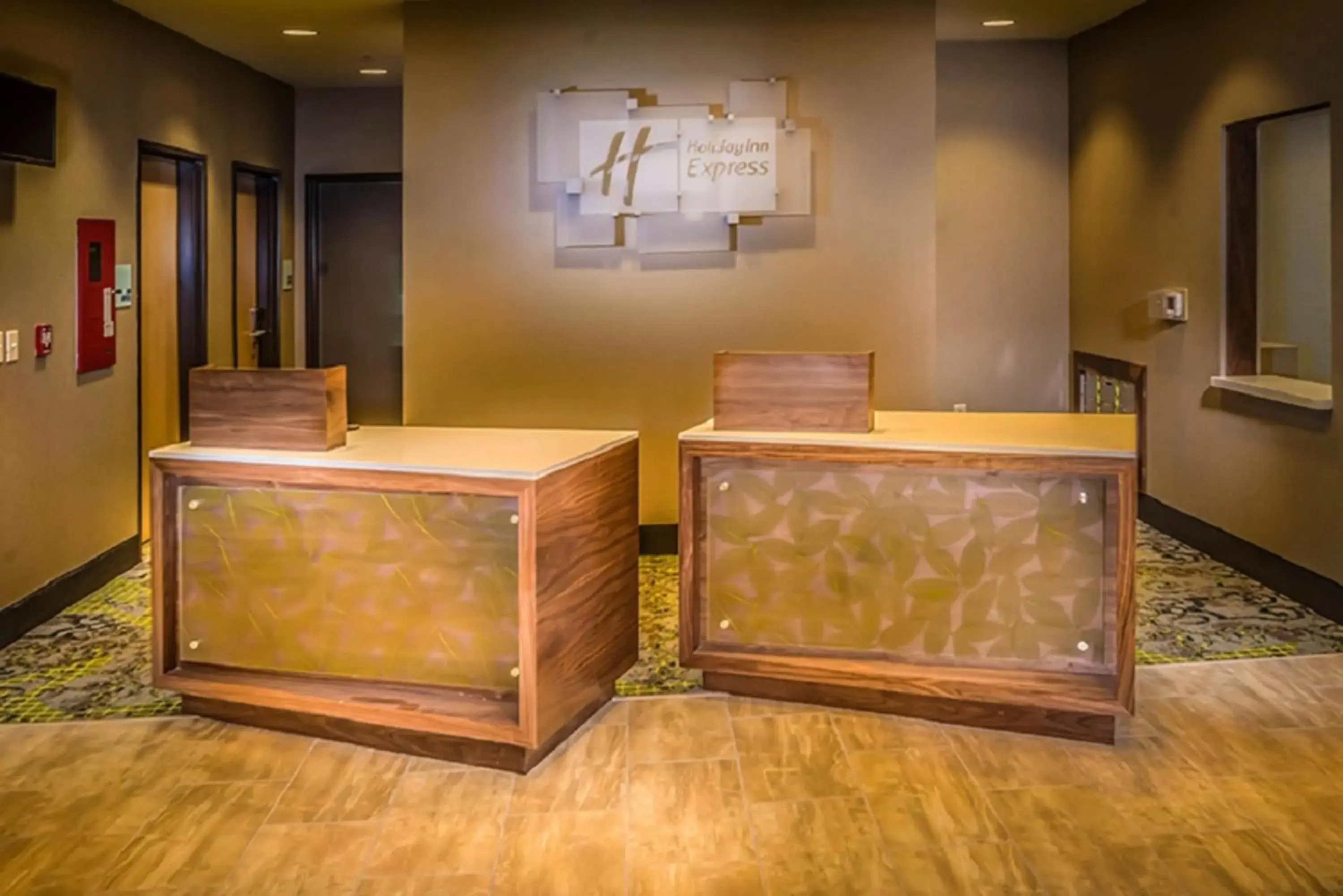 Property building, Lobby/Reception in Holiday Inn Express & Suites Salt Lake City South-Murray