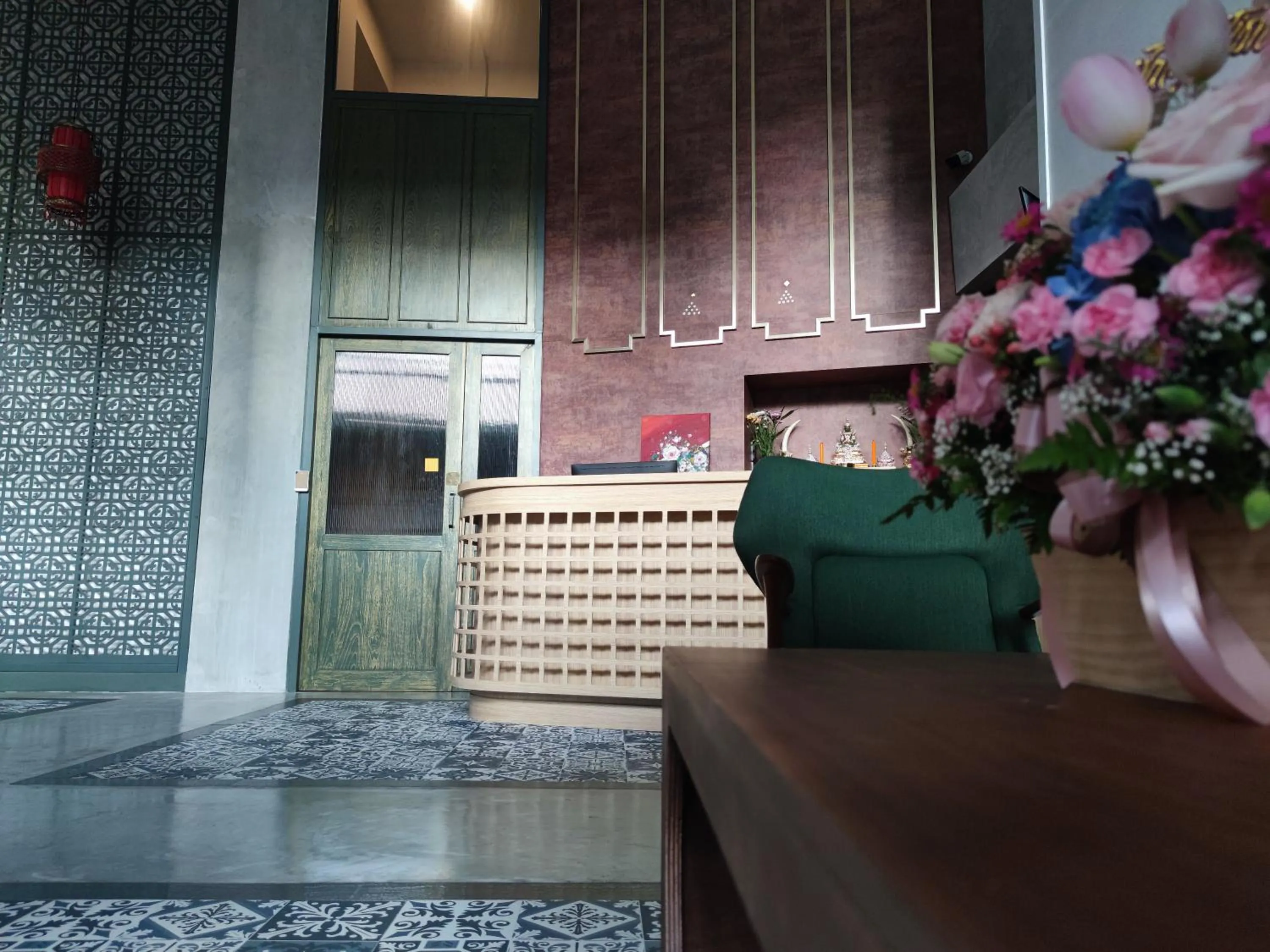 Property building in N5 Ratchawong Hostel