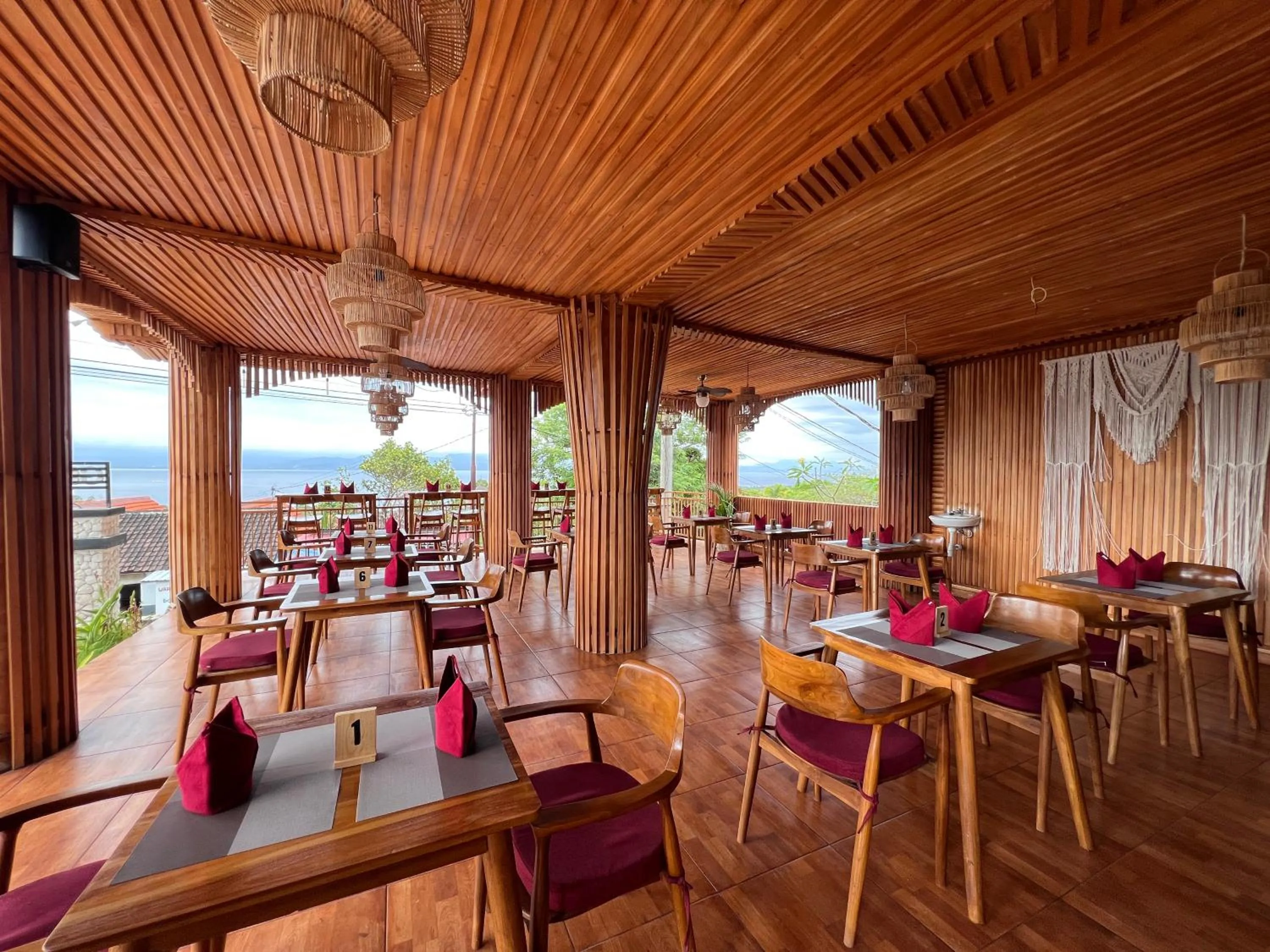 Restaurant/places to eat in Grand Yuna Hotel Nusa Penida