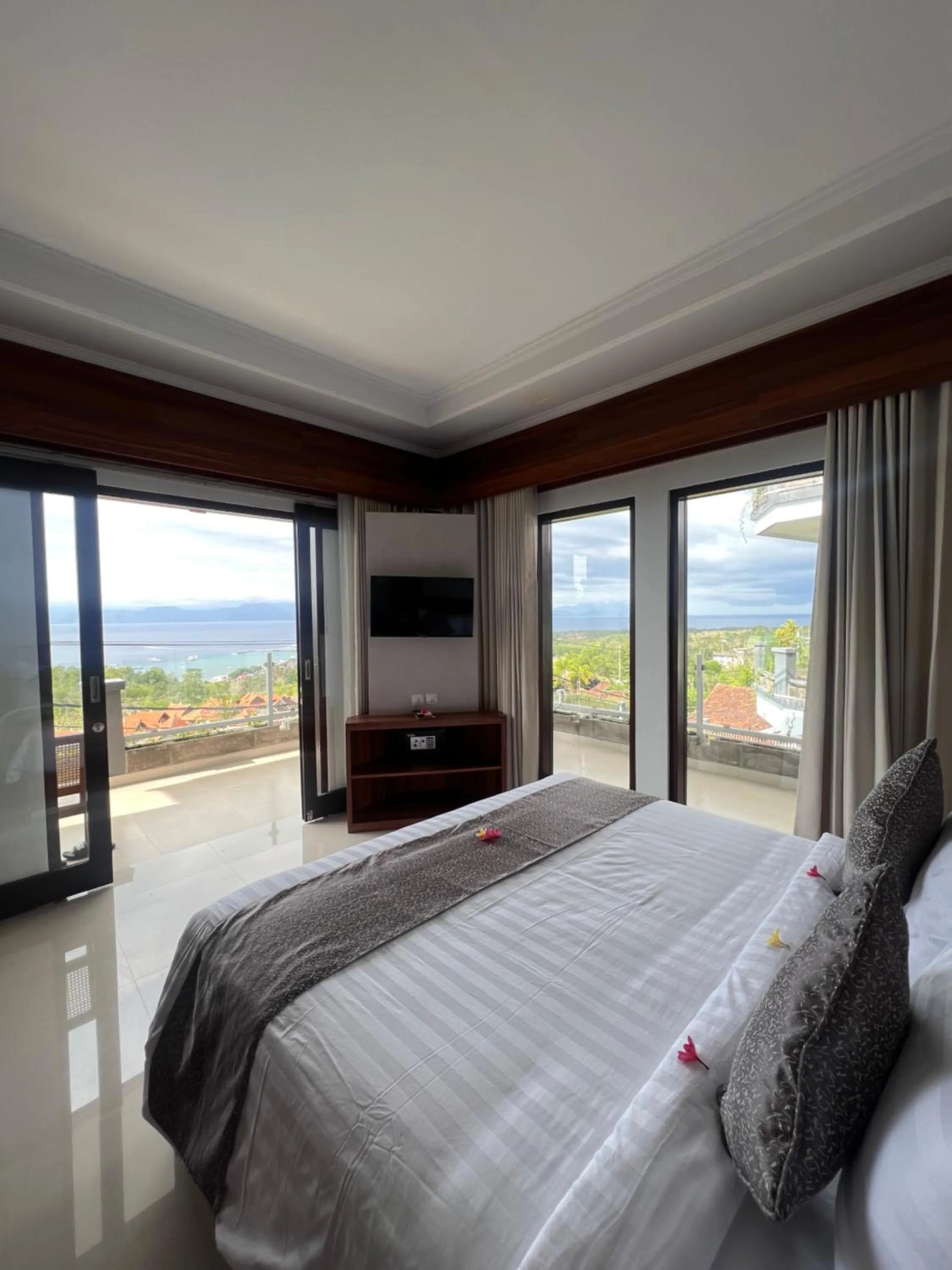 Bed in Grand Yuna Hotel Nusa Penida