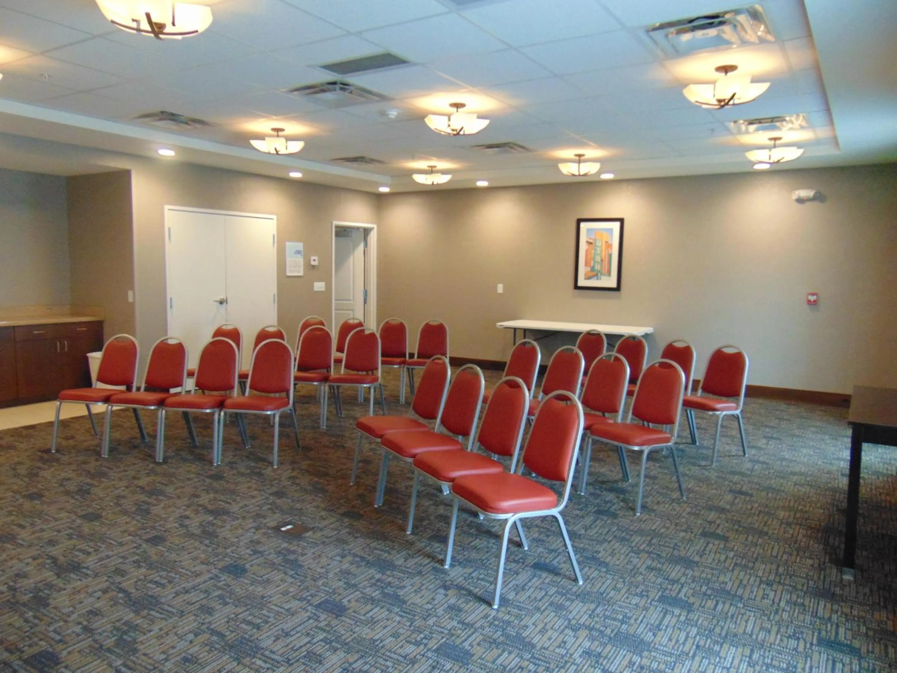 Meeting/conference room in Holiday Inn Express & Suites Springville-South Provo Area by IHG