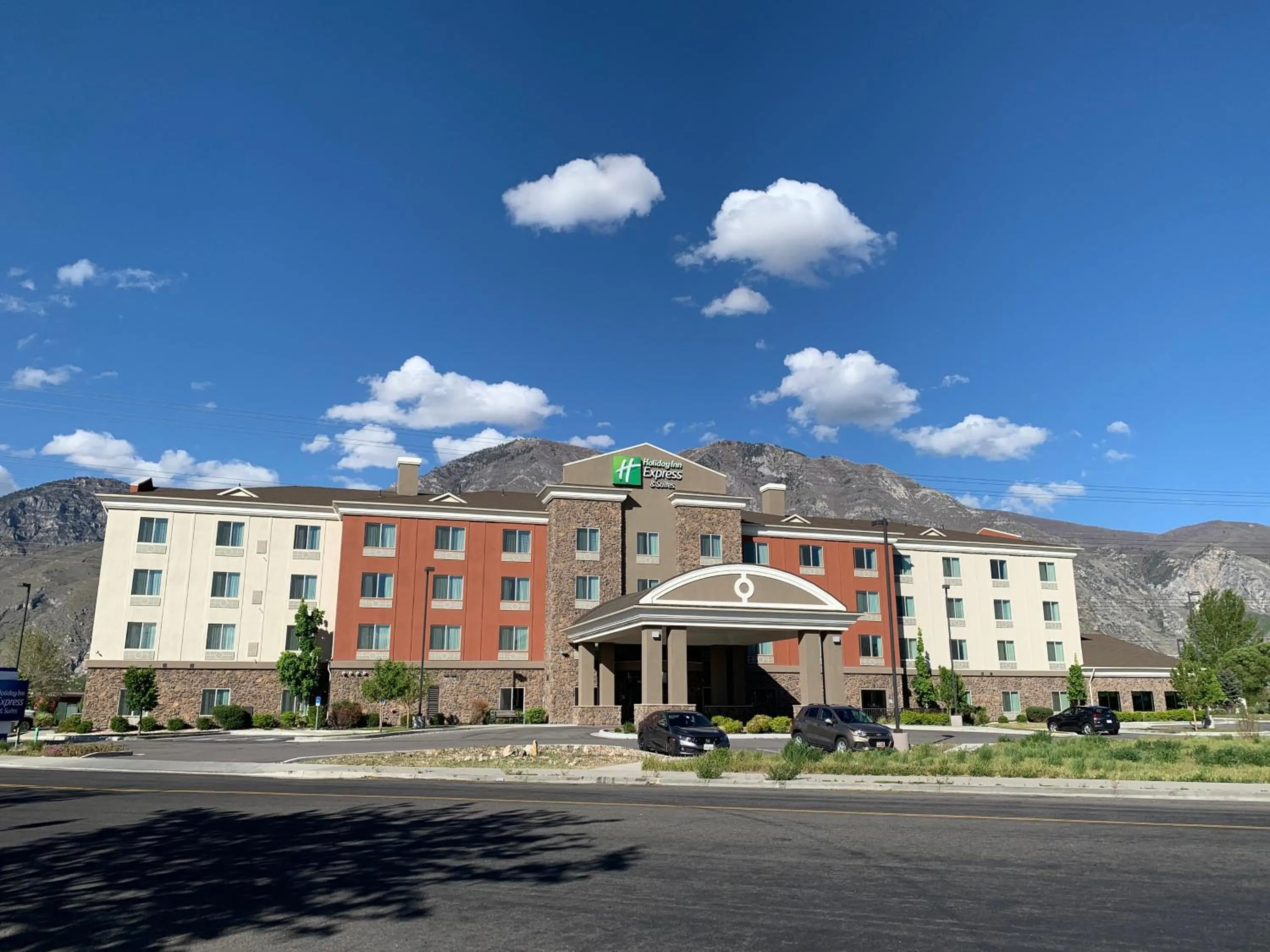 Property building in Holiday Inn Express & Suites Springville-South Provo Area by IHG