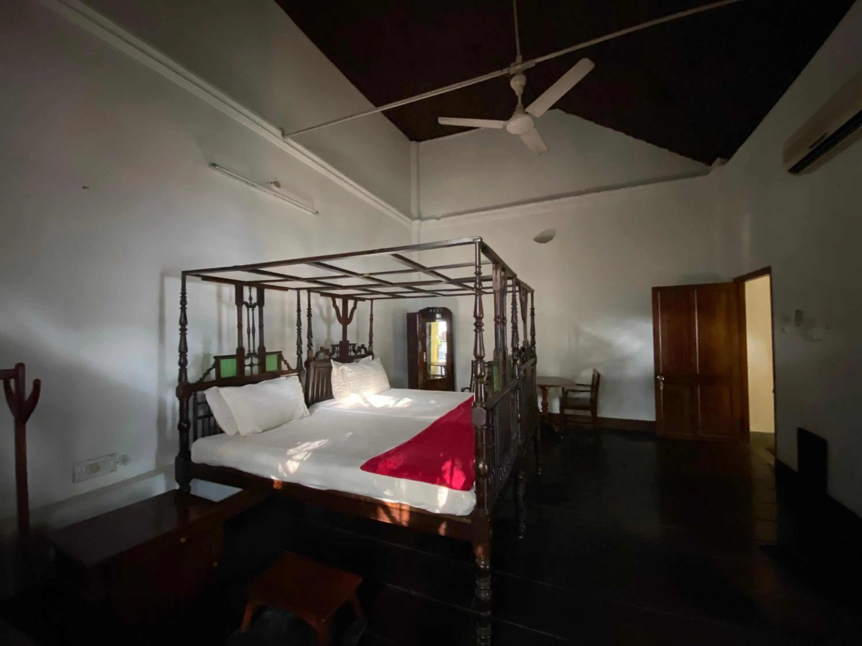 Bed in Ballard Bungallow