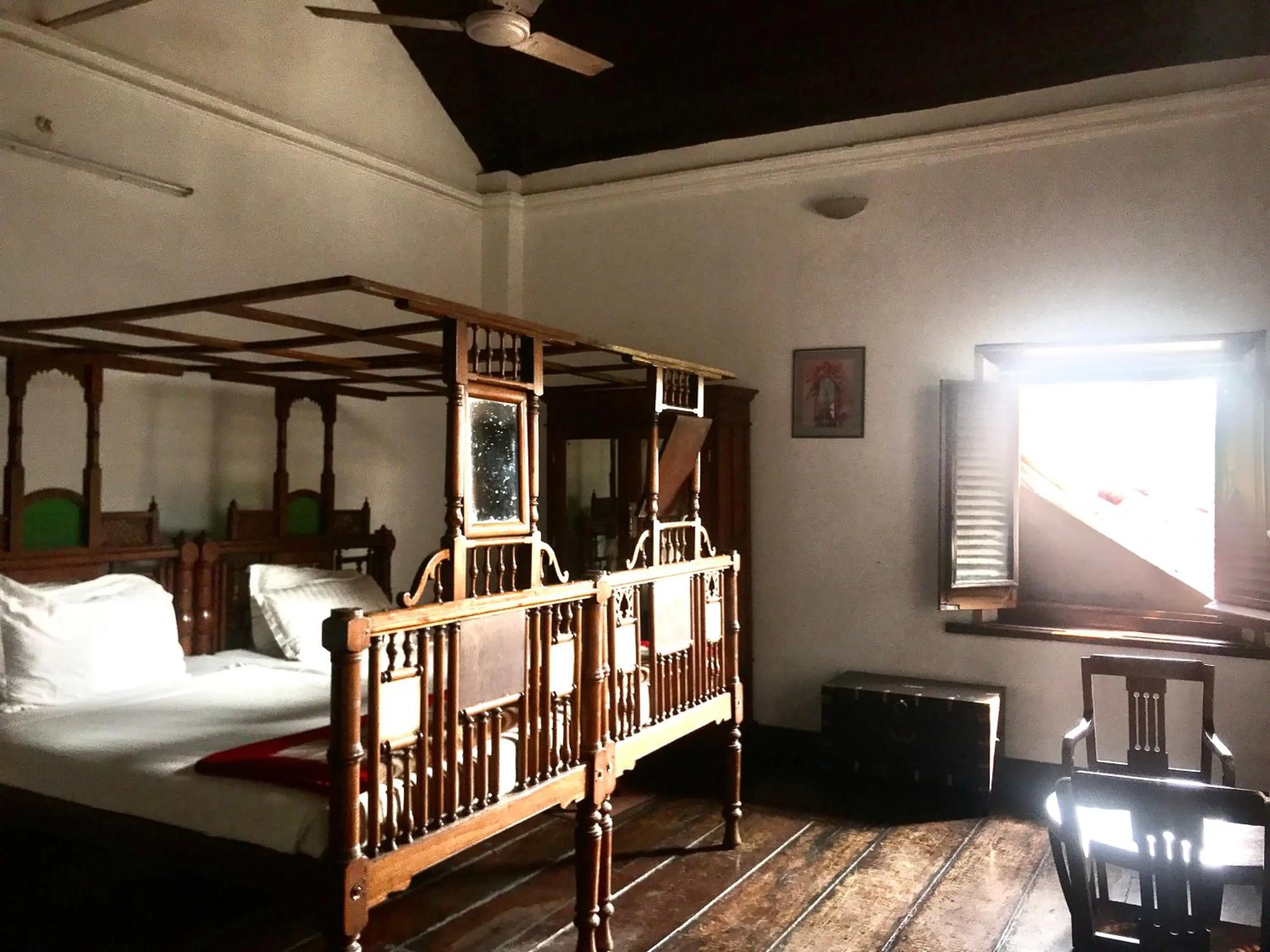 Bed in Ballard Bungallow