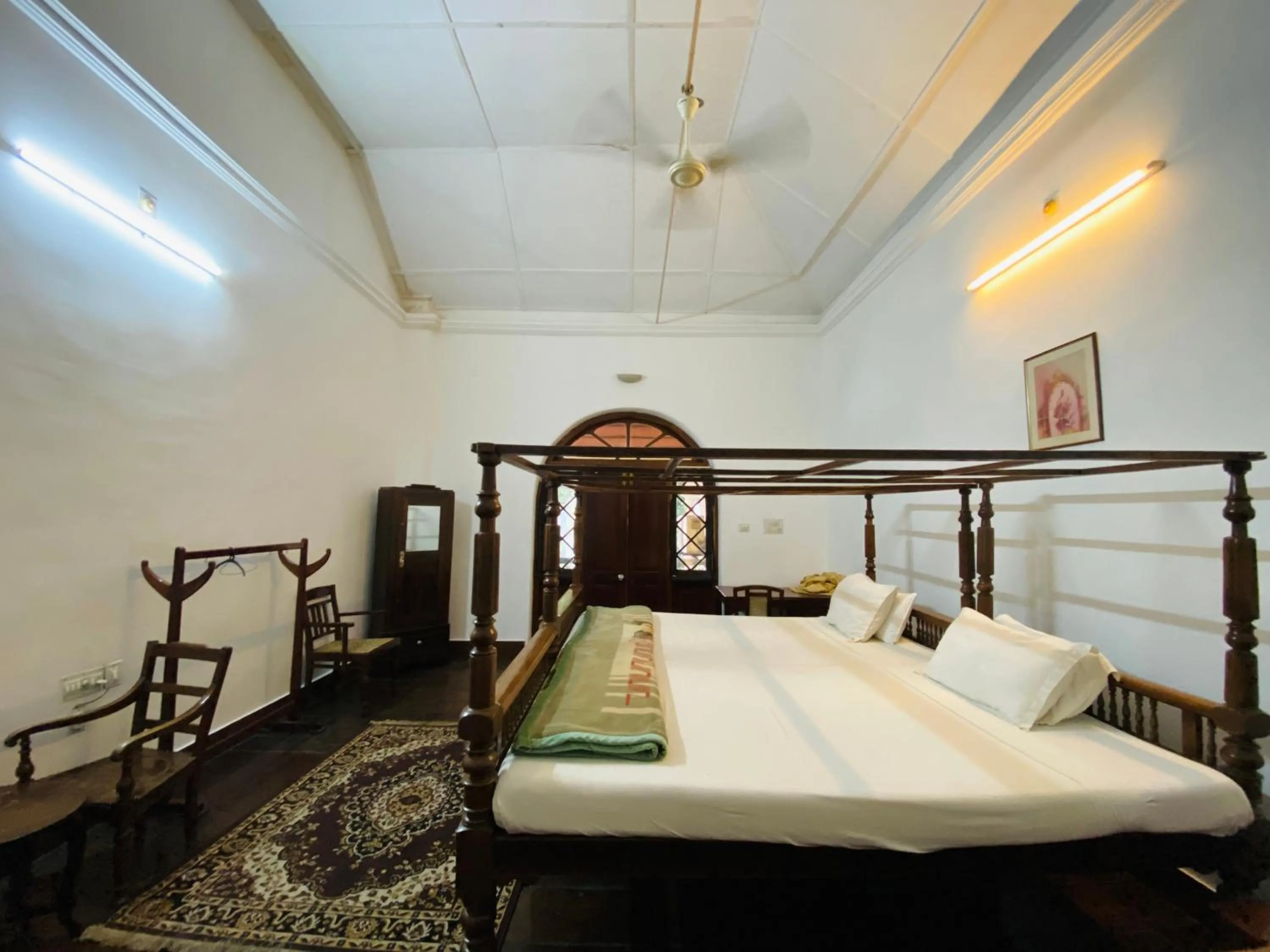 Bed in Ballard Bungallow