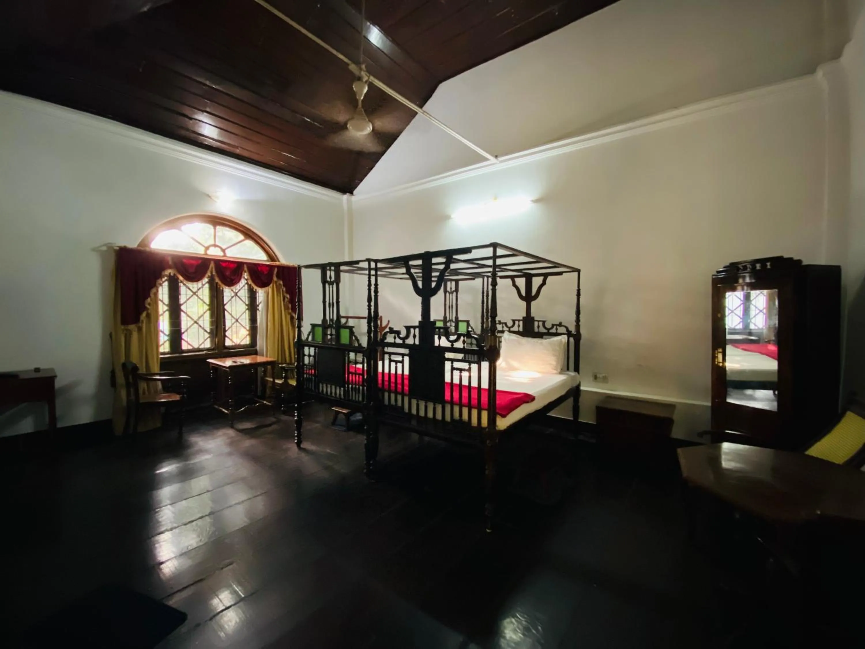Bed in Ballard Bungallow