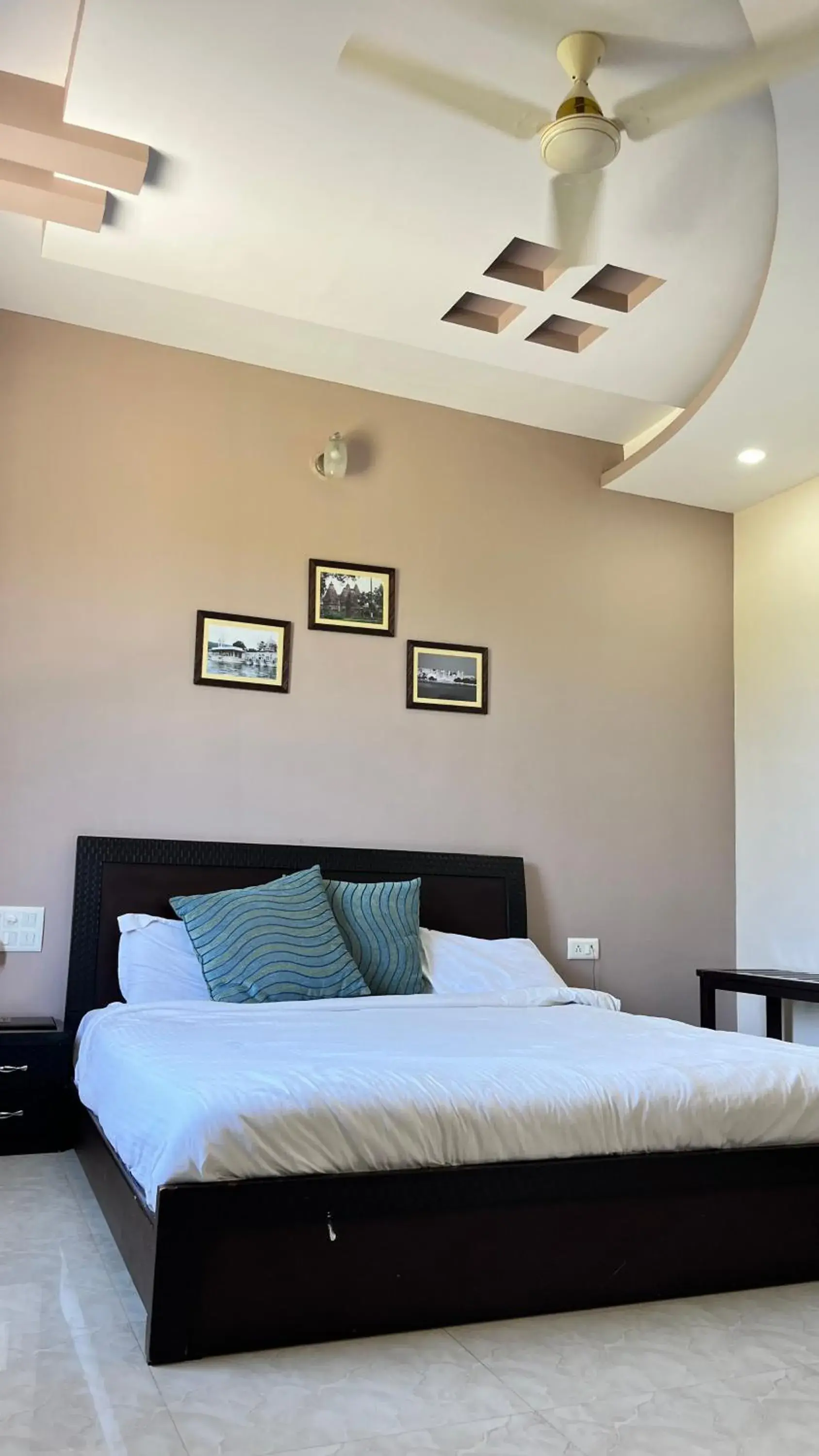 Bed in Meera Valley Resort By Nexottel Bed in Meera Valley Resort By Nexottel