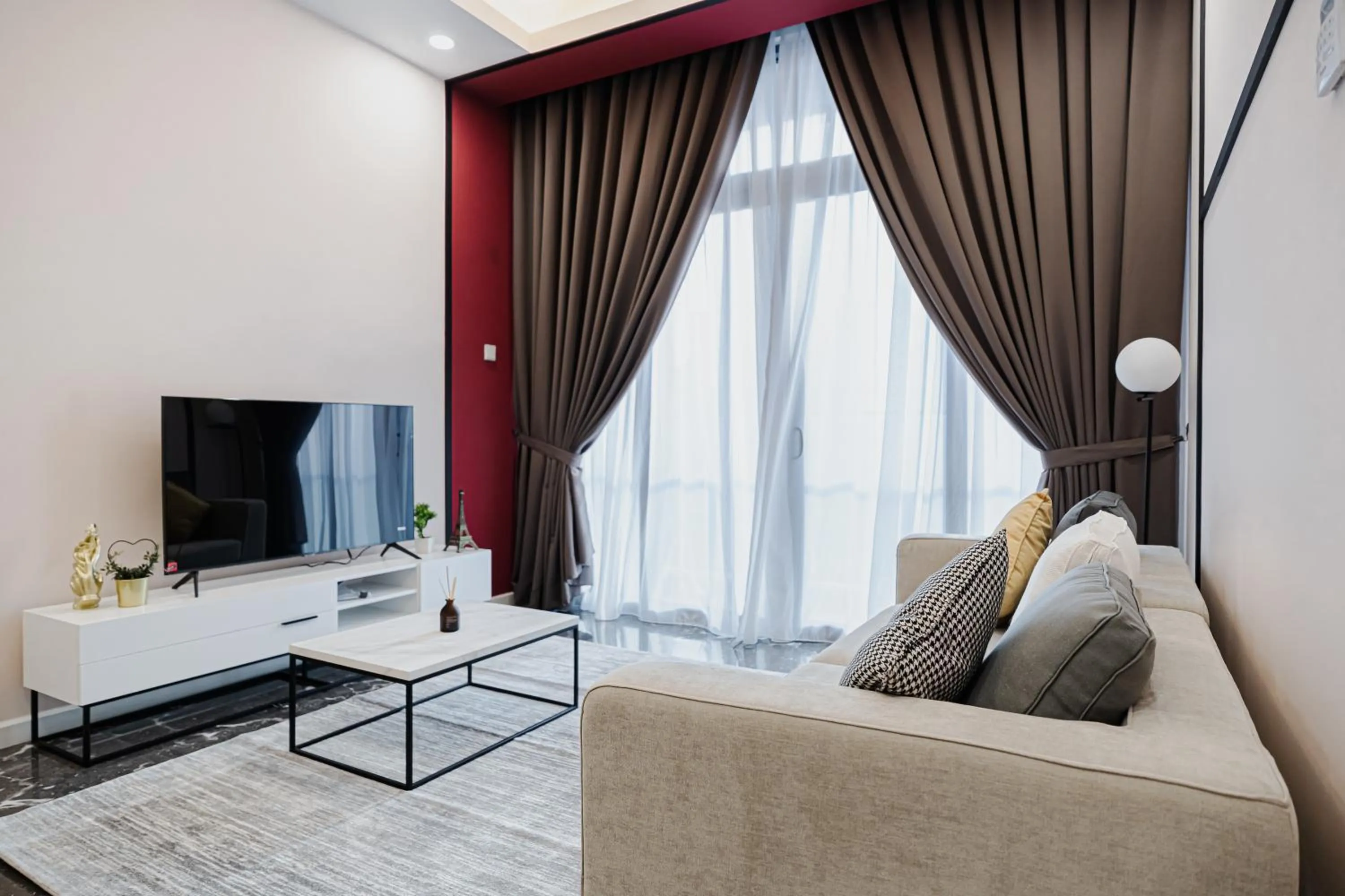 Communal lounge/ TV room in Royce KLCC Kuala Lumpur City Centre by Dormeo Destinations