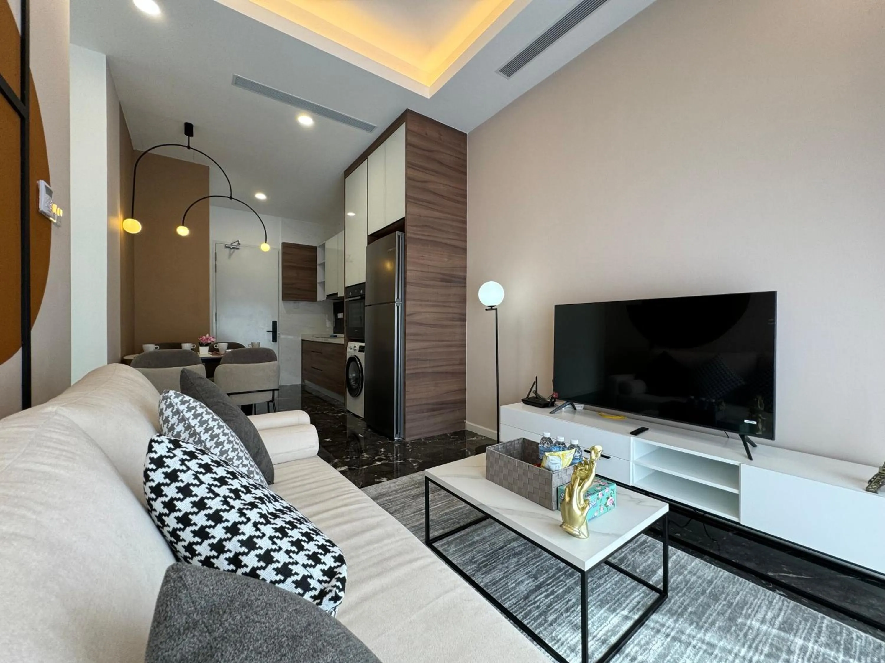Communal lounge/ TV room in Royce KLCC Kuala Lumpur City Centre by Dormeo Destinations