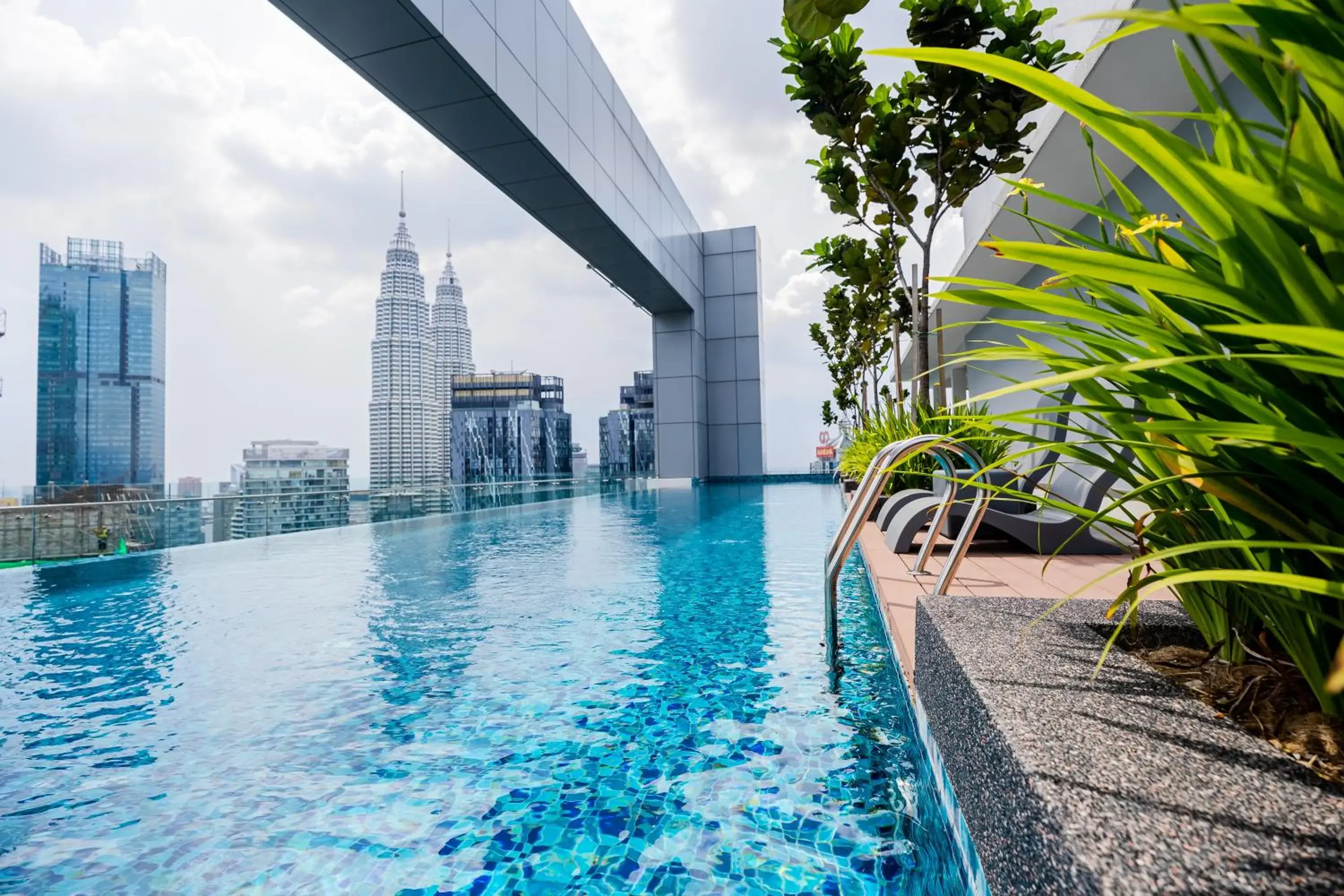 Property building in Royce KLCC Kuala Lumpur City Centre by Dormeo Destinations Property building in Royce KLCC Kuala Lumpur City Centre by Dormeo Destinations