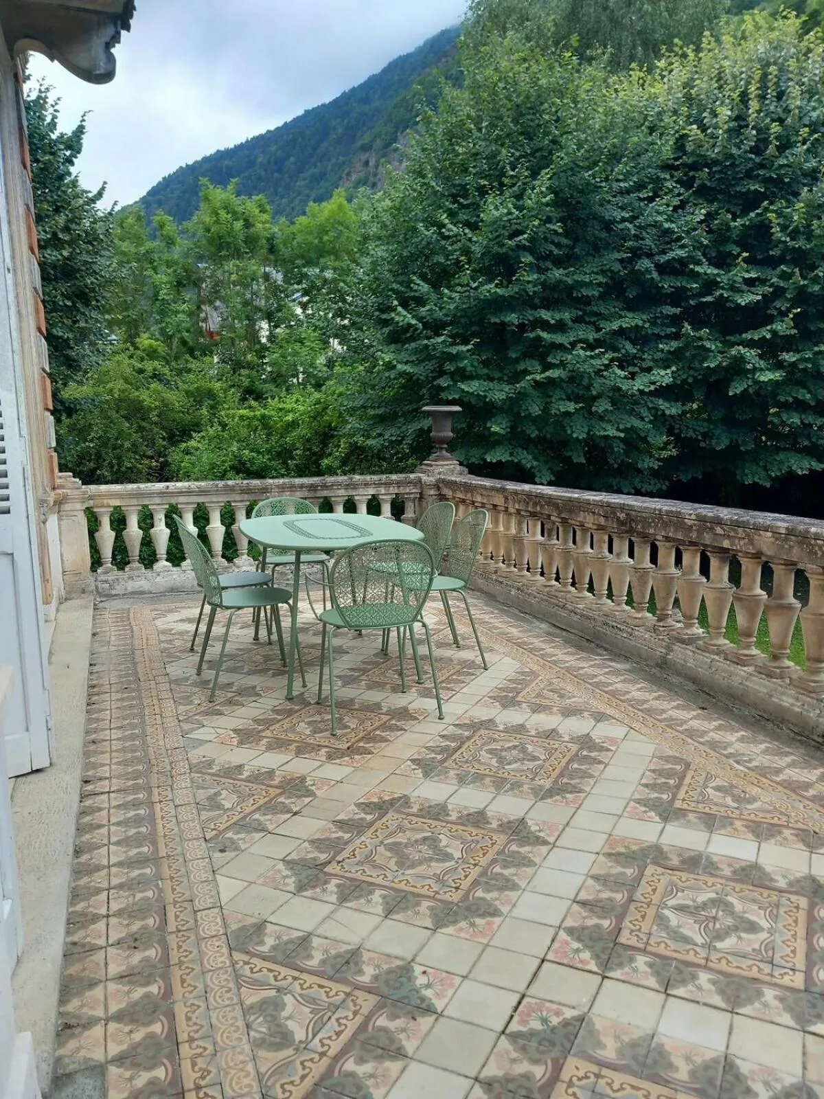 Property building in Villa du Lys