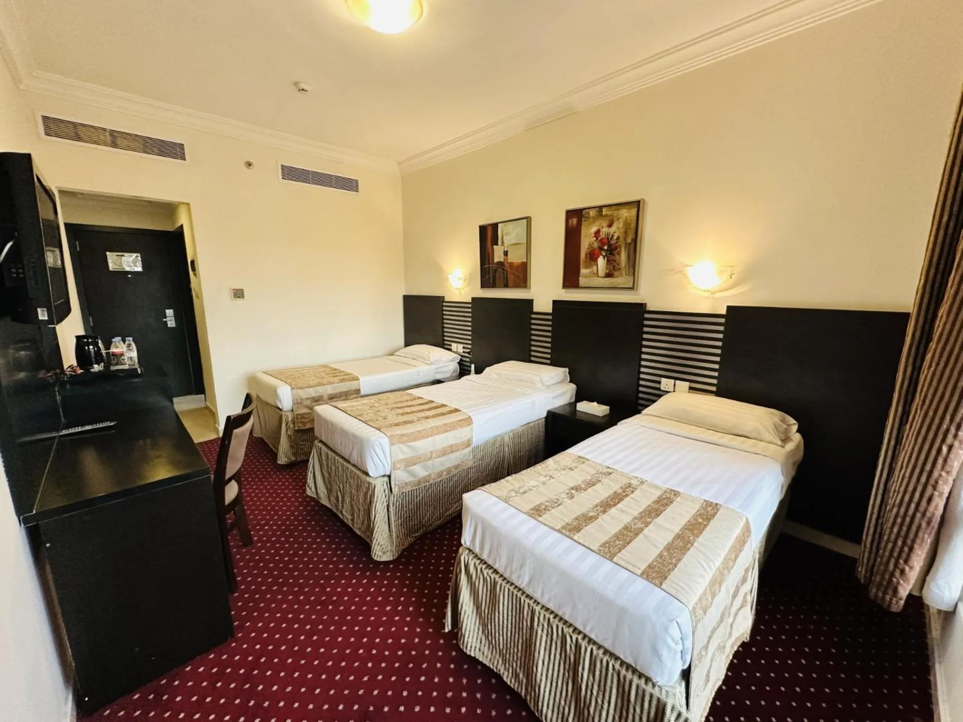 Bed in Miaad Al Majd Hotel