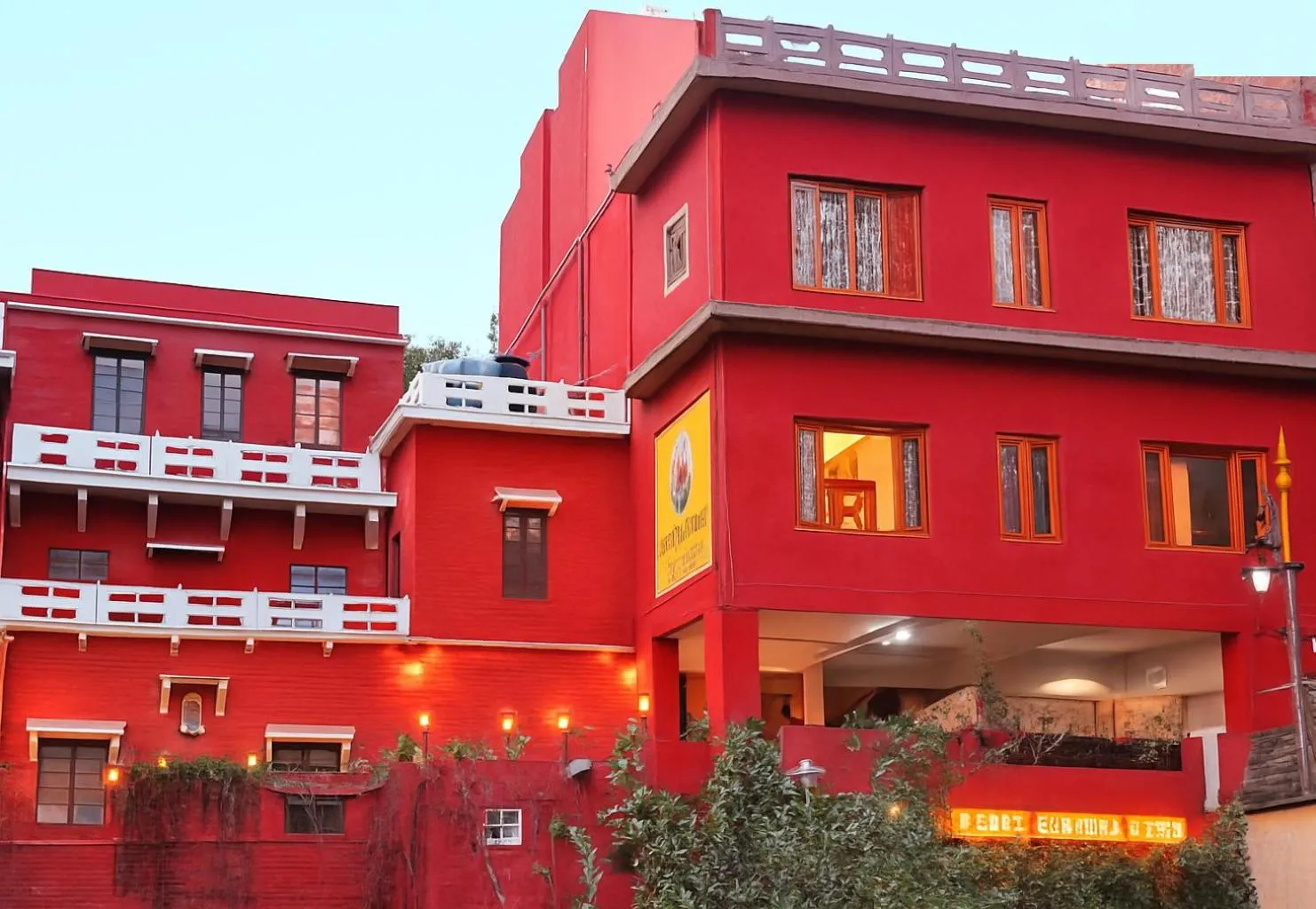 Property building in Hotel Ananda Kashi