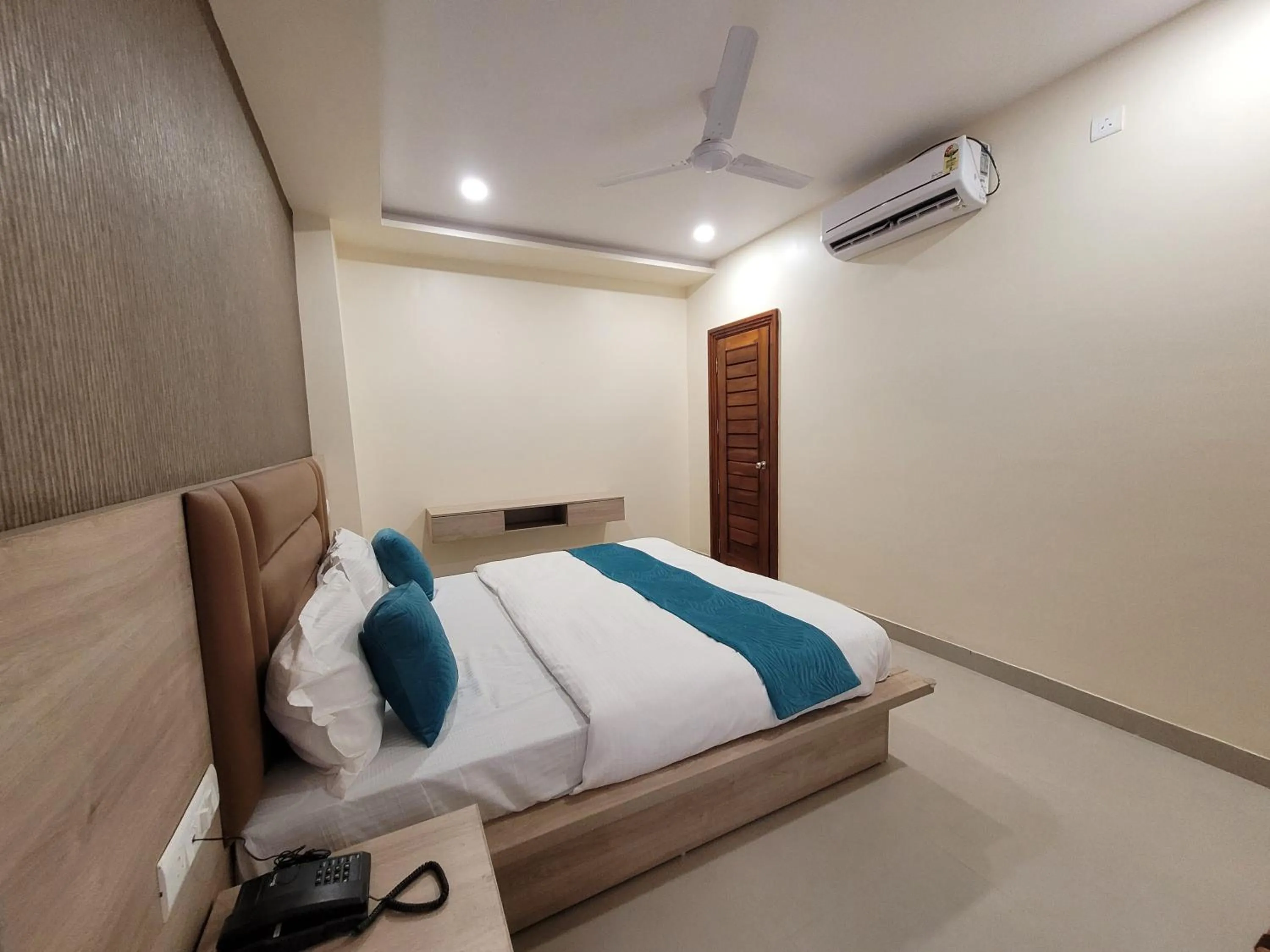 Bedroom, Bed in Hotel Ananda Kashi