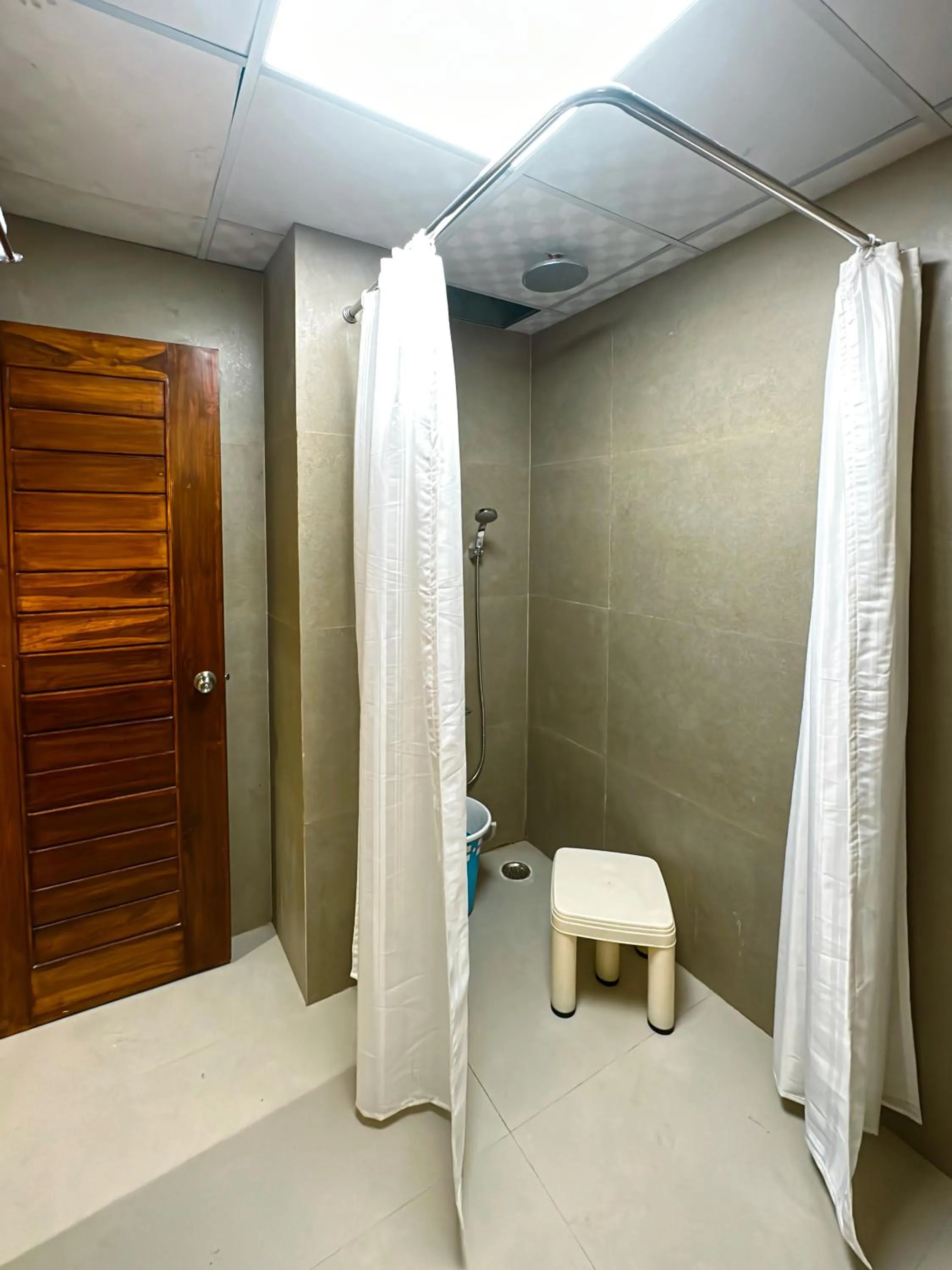 Toilet in Hotel Ananda Kashi