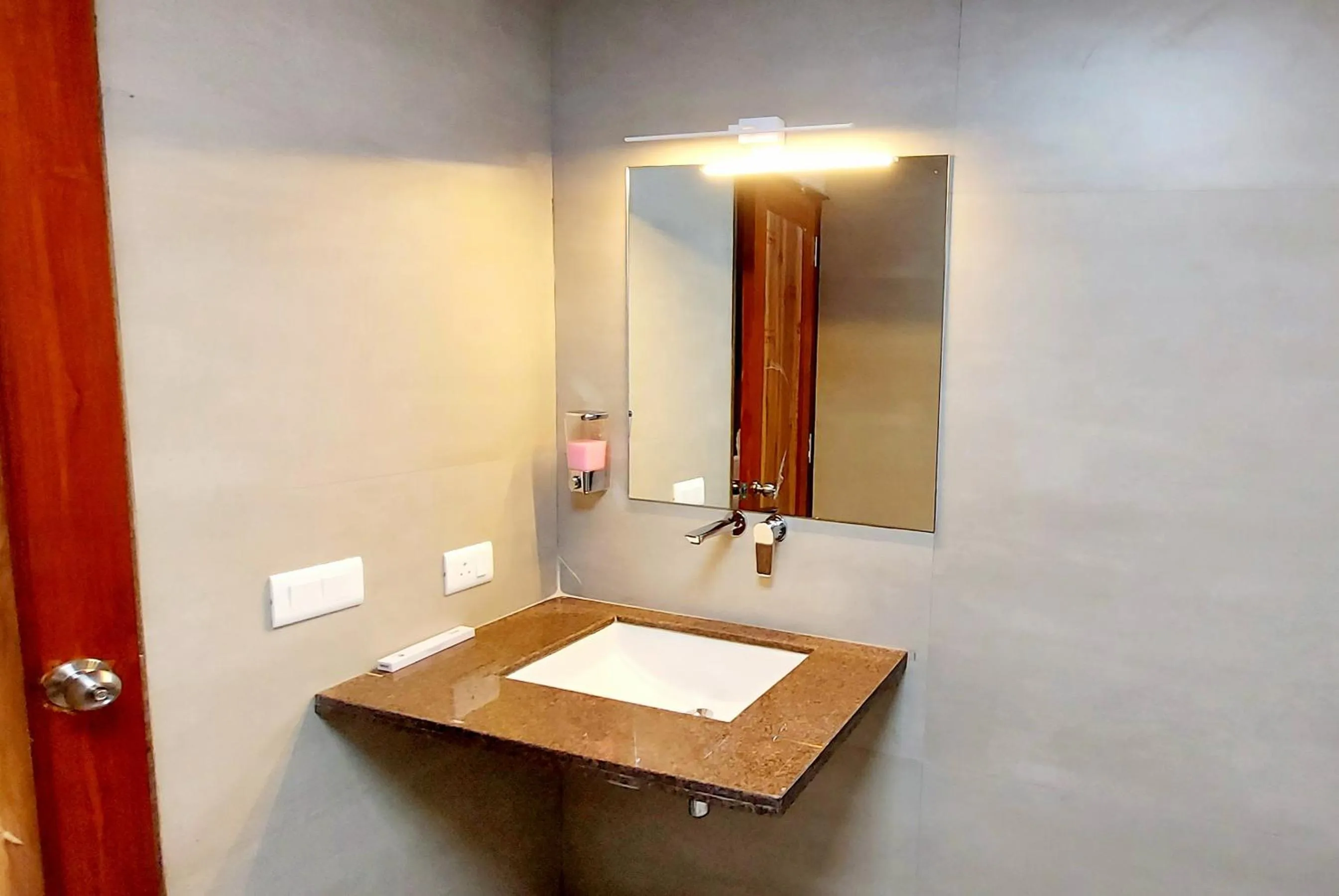Bathroom in Hotel Ananda Kashi