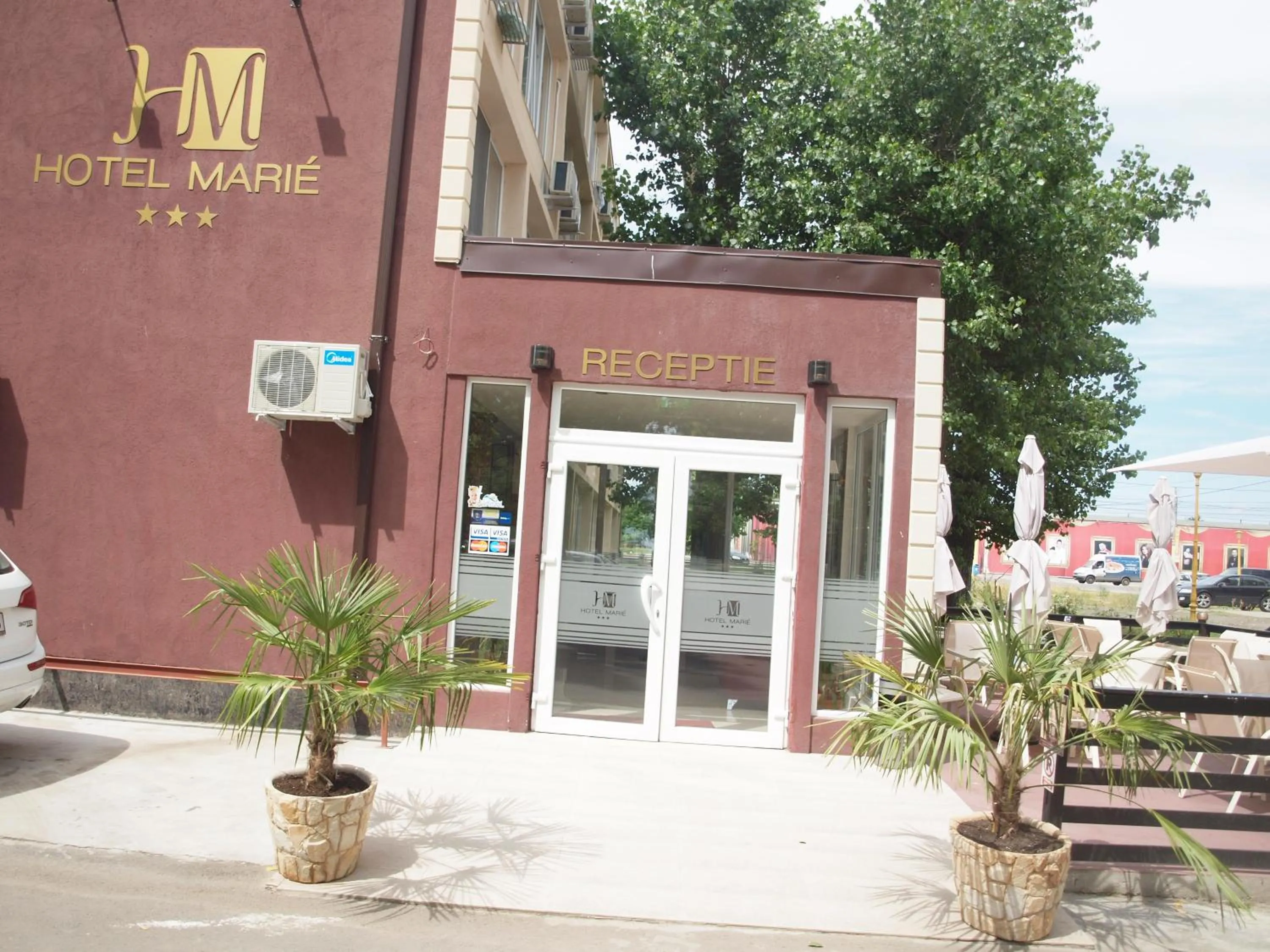 Facade/entrance in Hotel Marie
