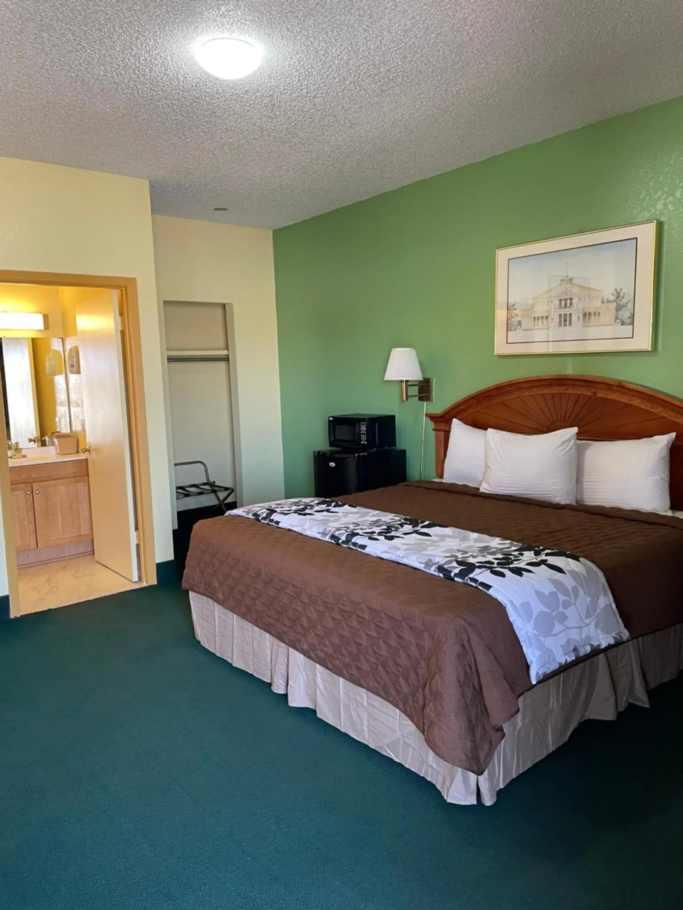 Bed in Relax Inn Dilley Bed in Relax Inn Dilley