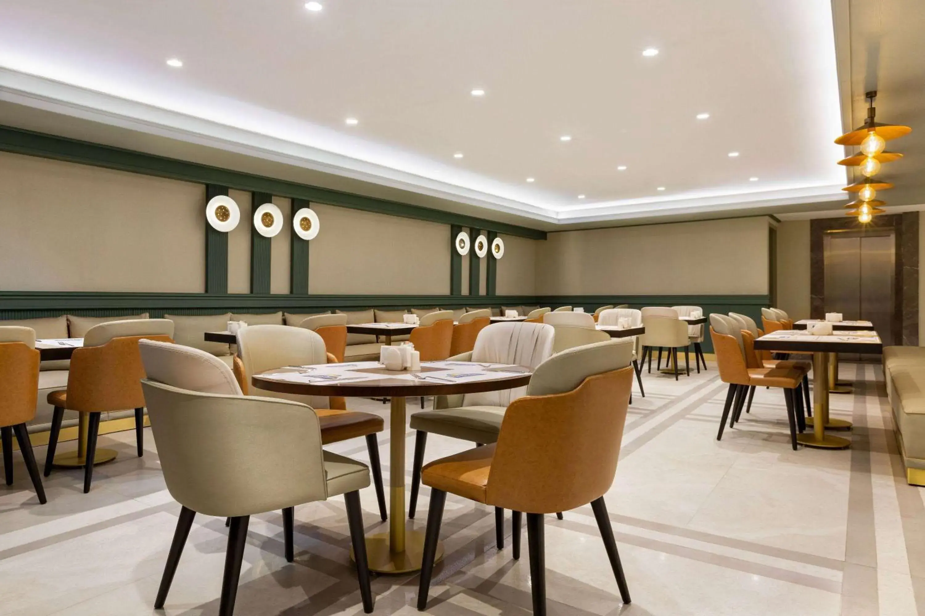 Breakfast in Days Inn by Wyndham Istanbul Bomonti Breakfast in Days Inn by Wyndham Istanbul Bomonti