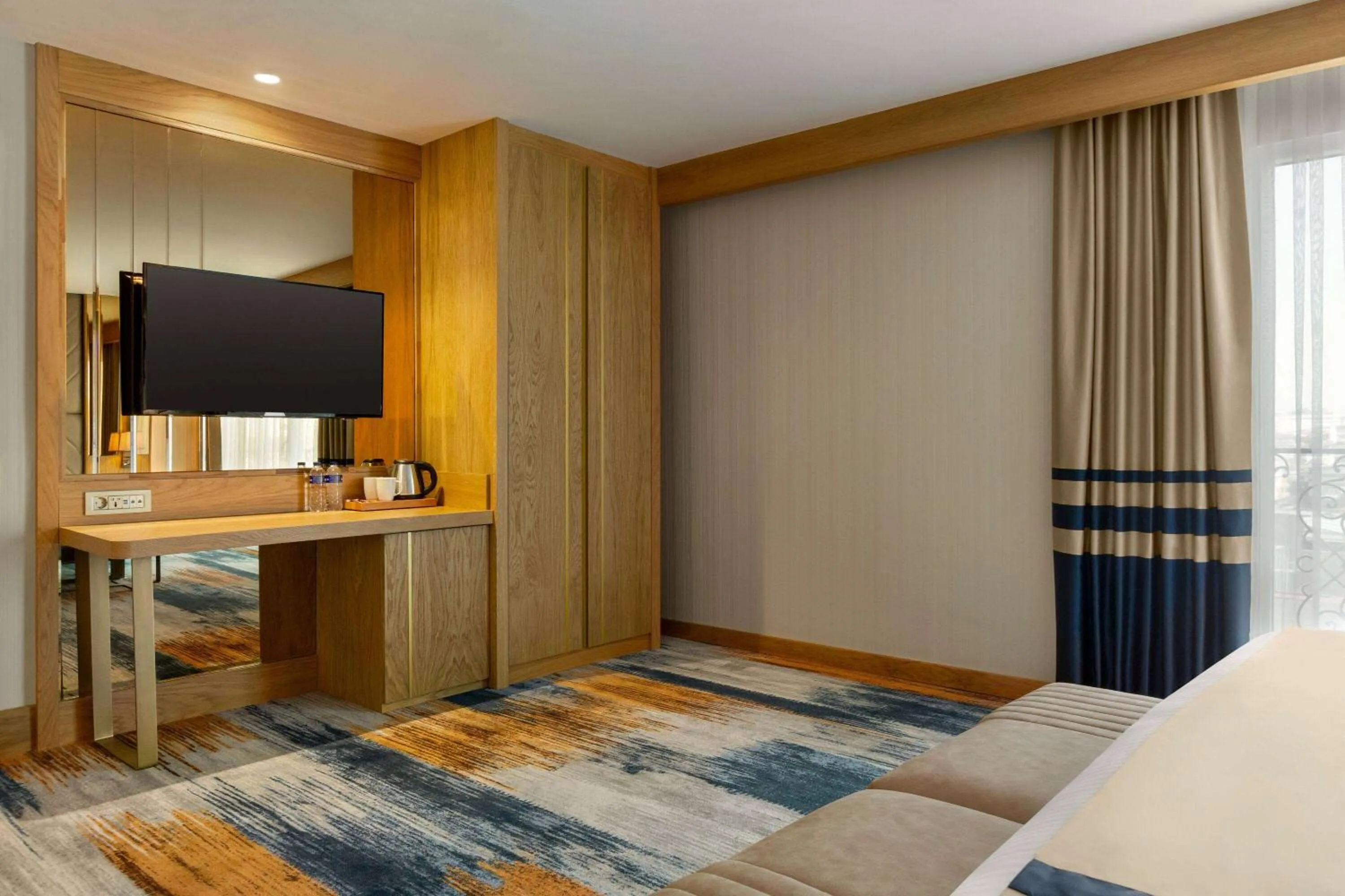 Photo of the whole room, Bed in Days Inn by Wyndham Istanbul Bomonti