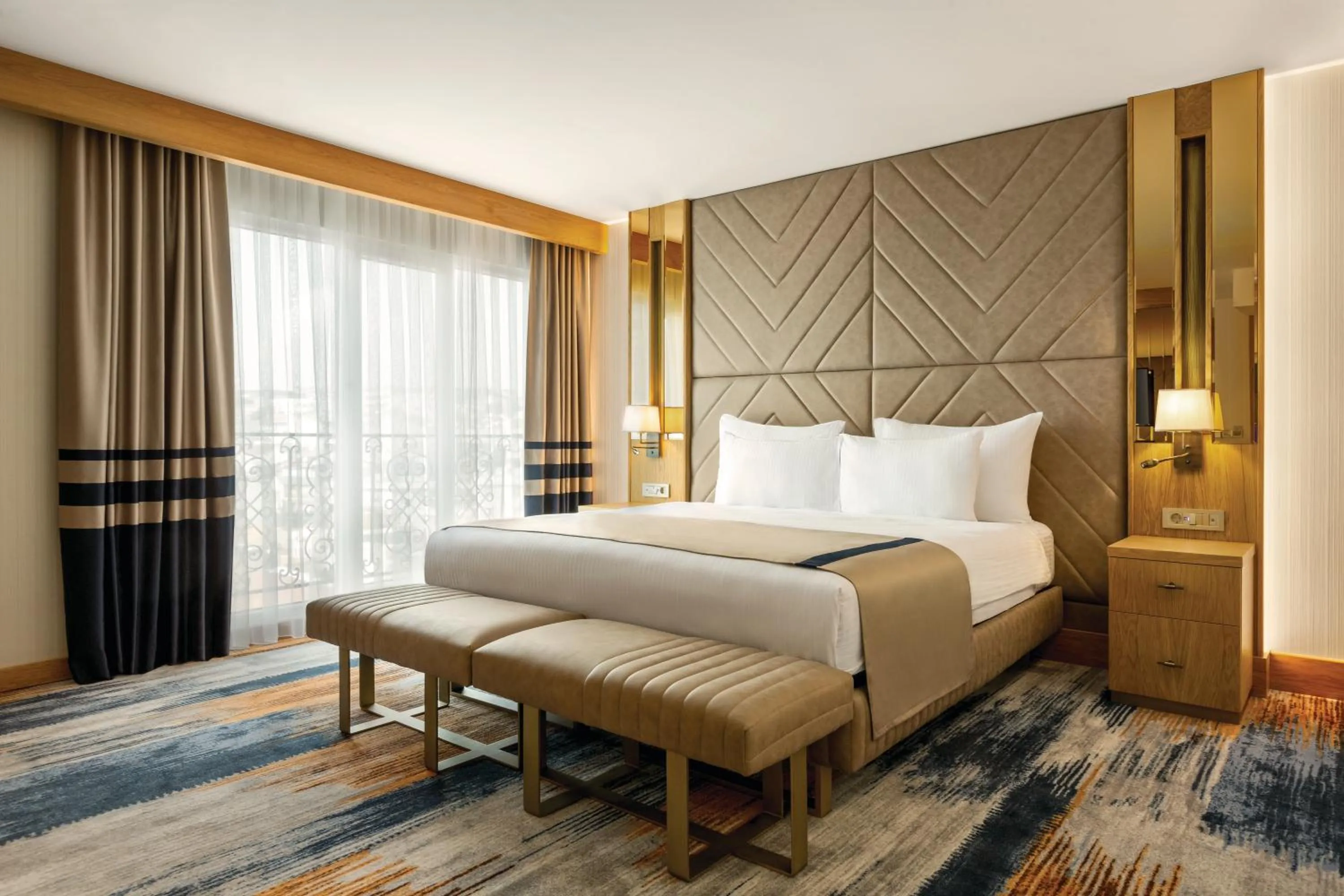 Photo of the whole room, Bed in Days Inn by Wyndham Istanbul Bomonti