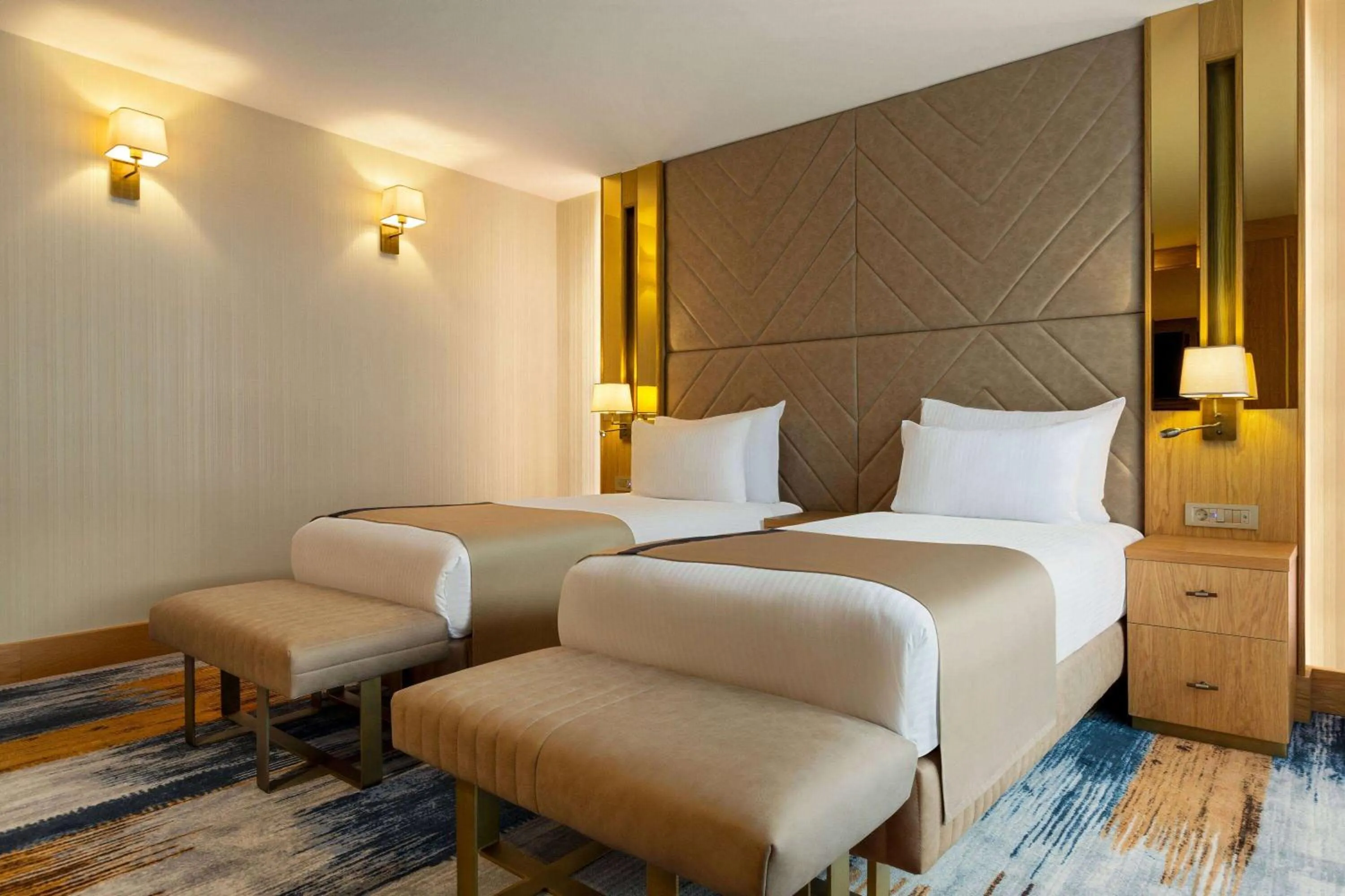 Photo of the whole room, Bed in Days Inn by Wyndham Istanbul Bomonti