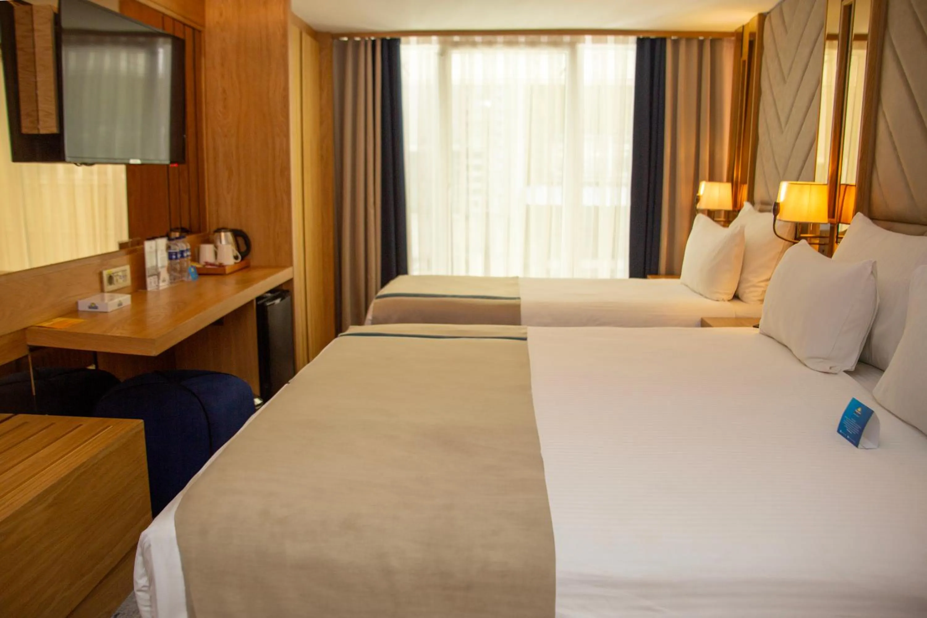 Photo of the whole room, Bed in Days Inn by Wyndham Istanbul Bomonti