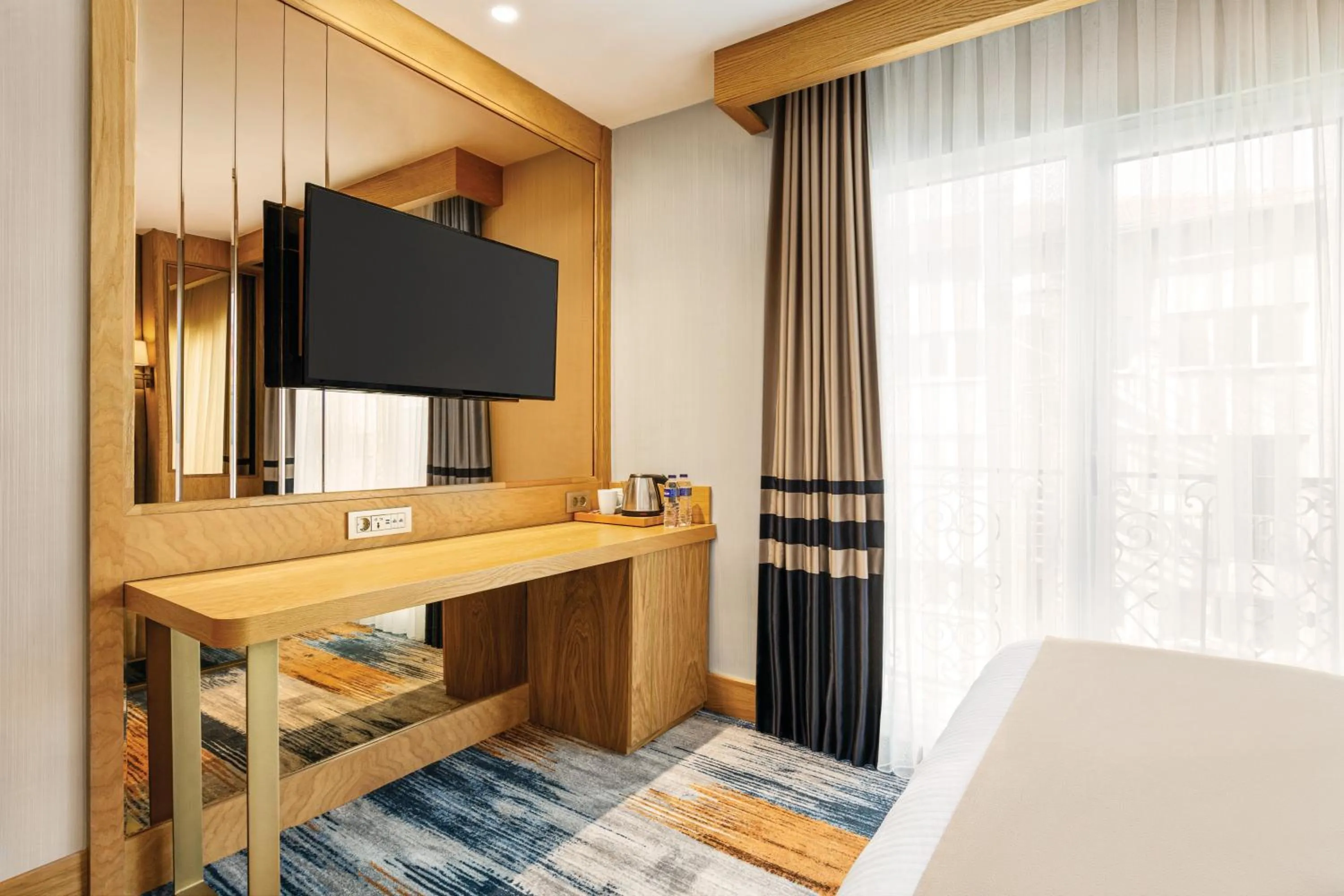 TV and multimedia, Bed in Days Inn by Wyndham Istanbul Bomonti
