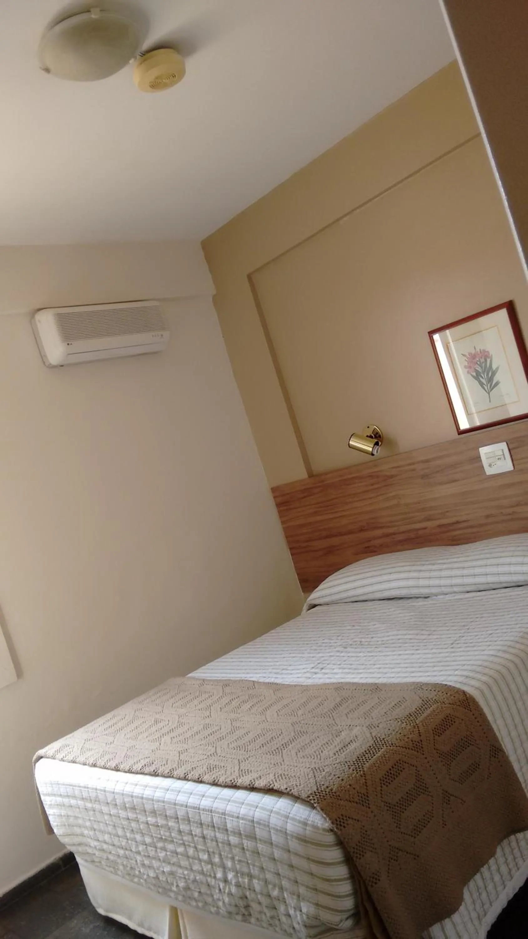 Bed in Hotel Saint Martin