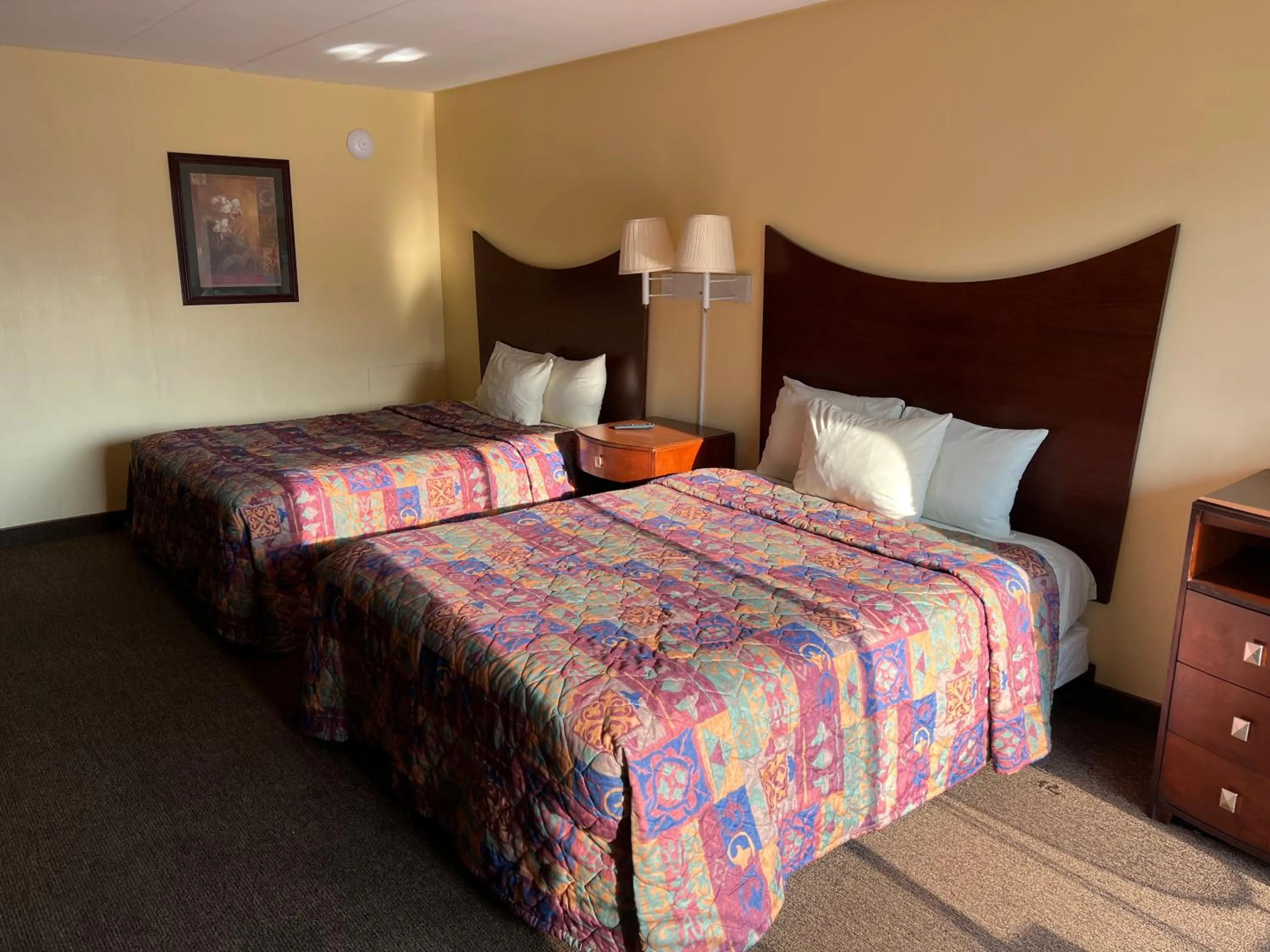 All Star Inn & Suites