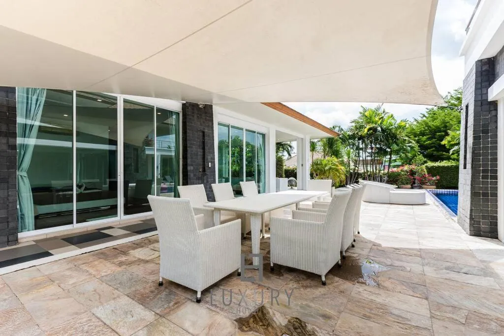 Unique Pool Villa with 5 Bedrooms and Sea View PM-C1